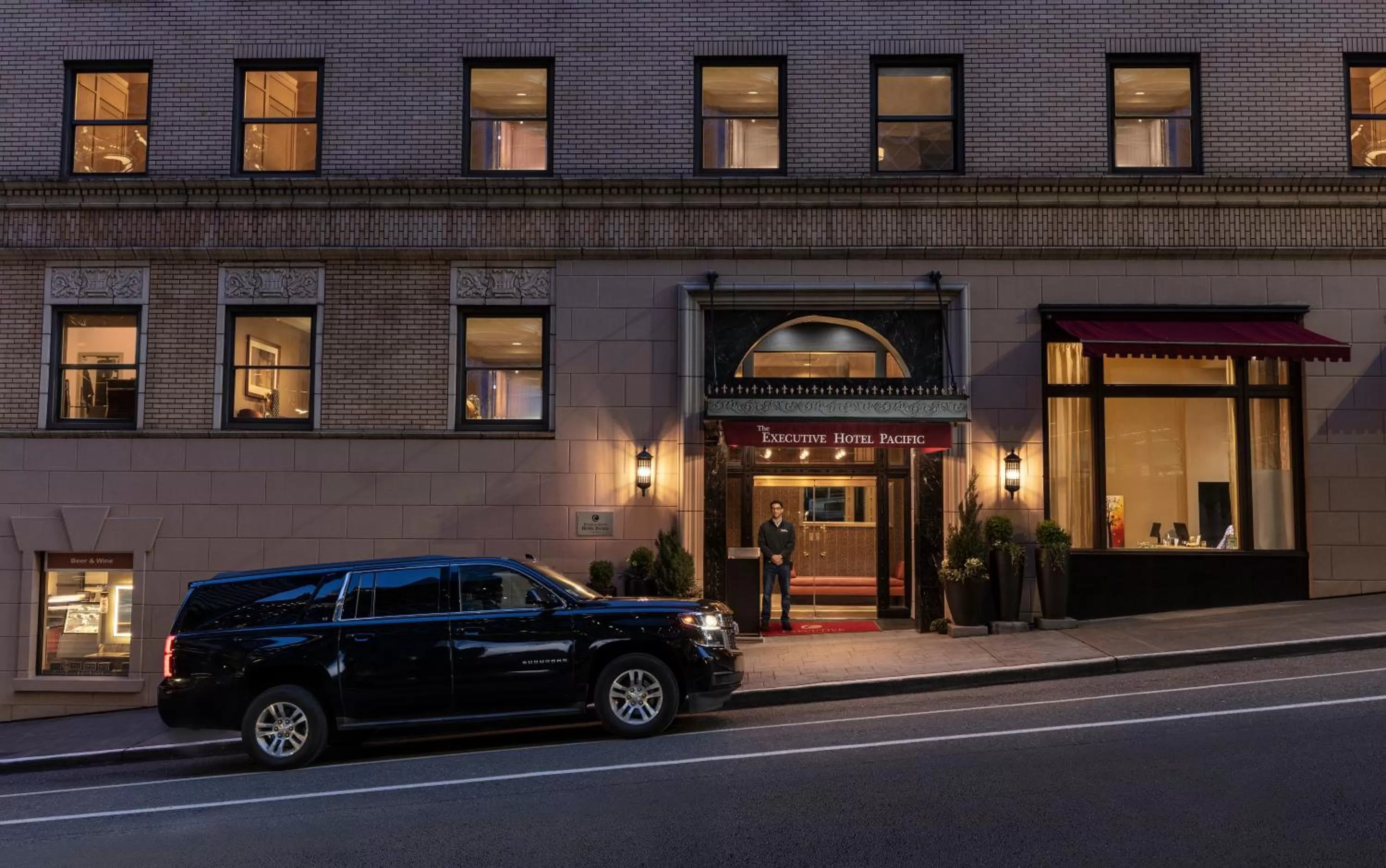 Property building in Executive Hotel Pacific