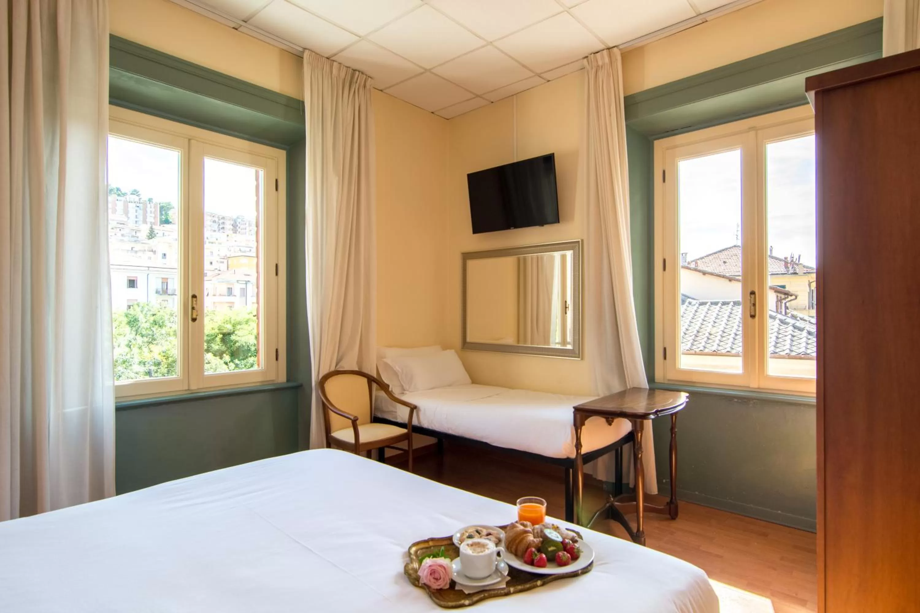 TV and multimedia, Bed in Hotel della Vittoria