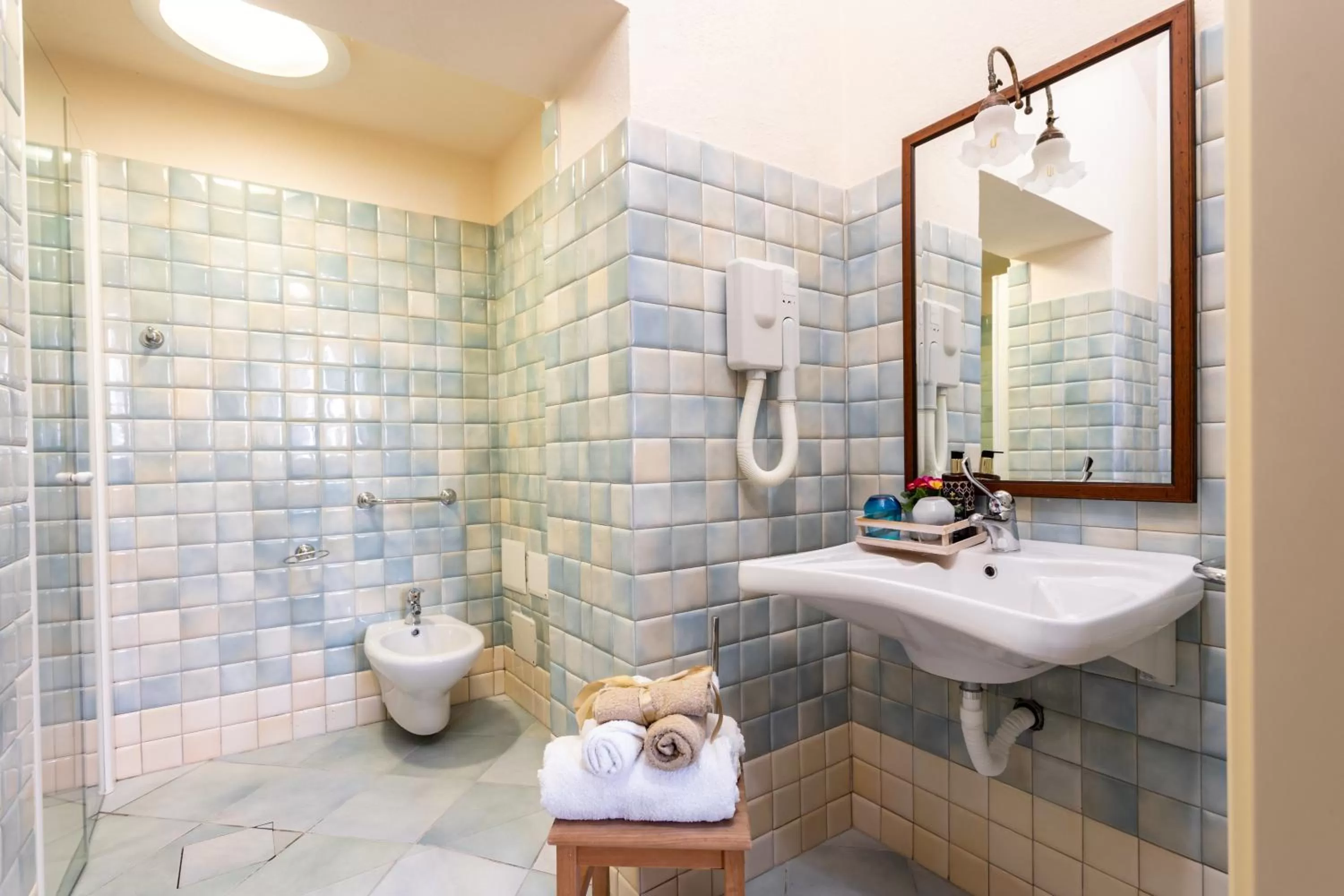 Shower, Bathroom in Locanda di Corte