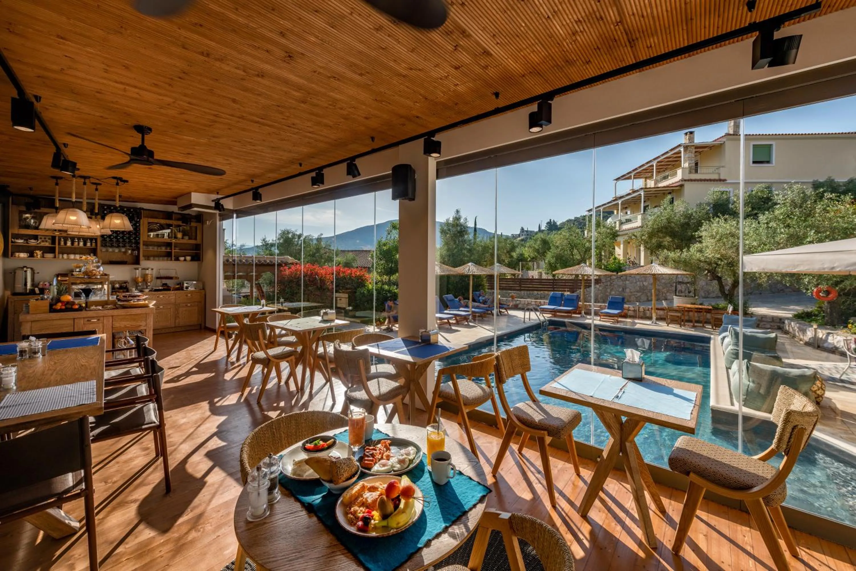 Restaurant/places to eat in Anthemion Suites and Villas