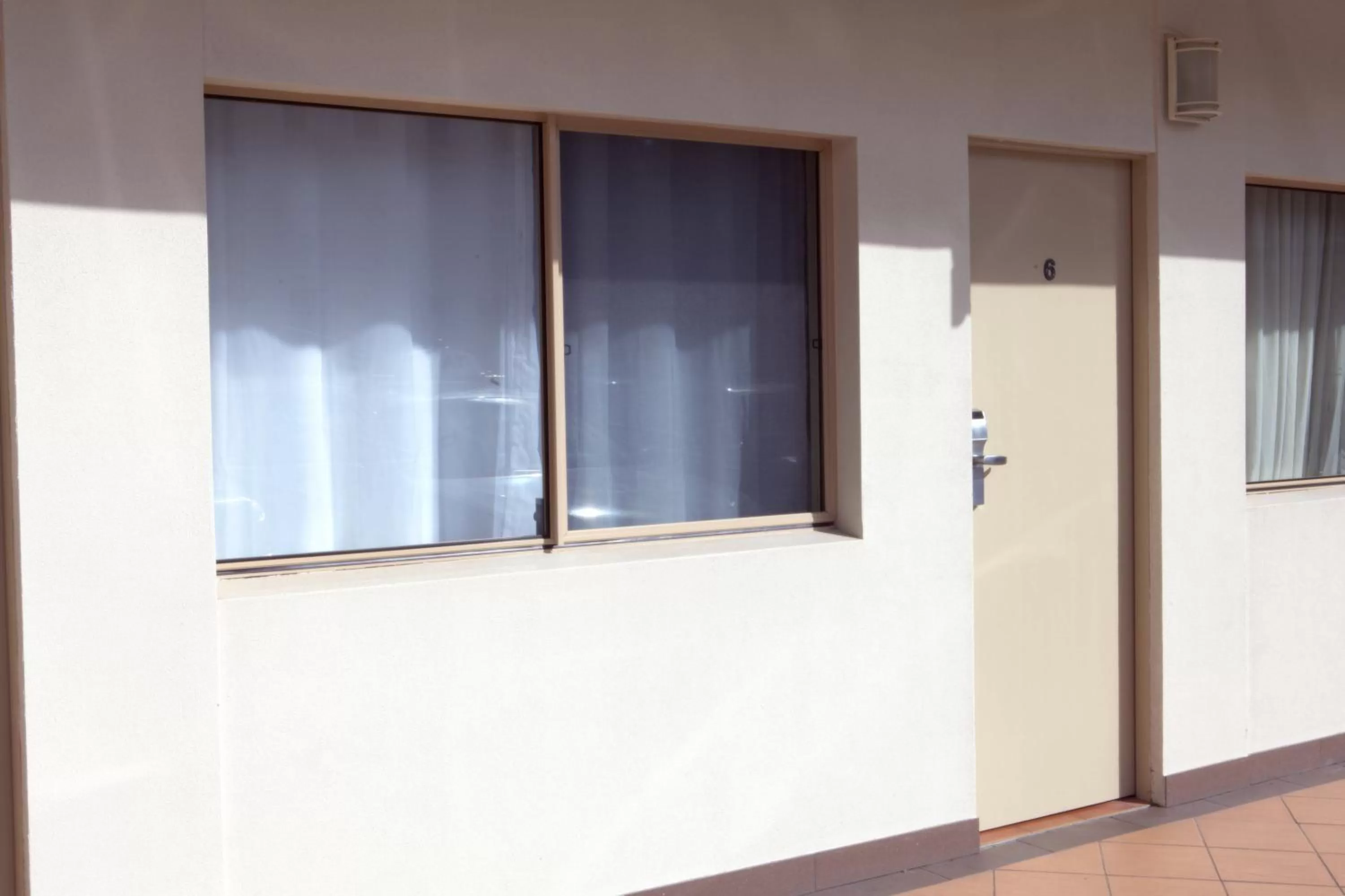 Facade/entrance in Westside Motor Inn