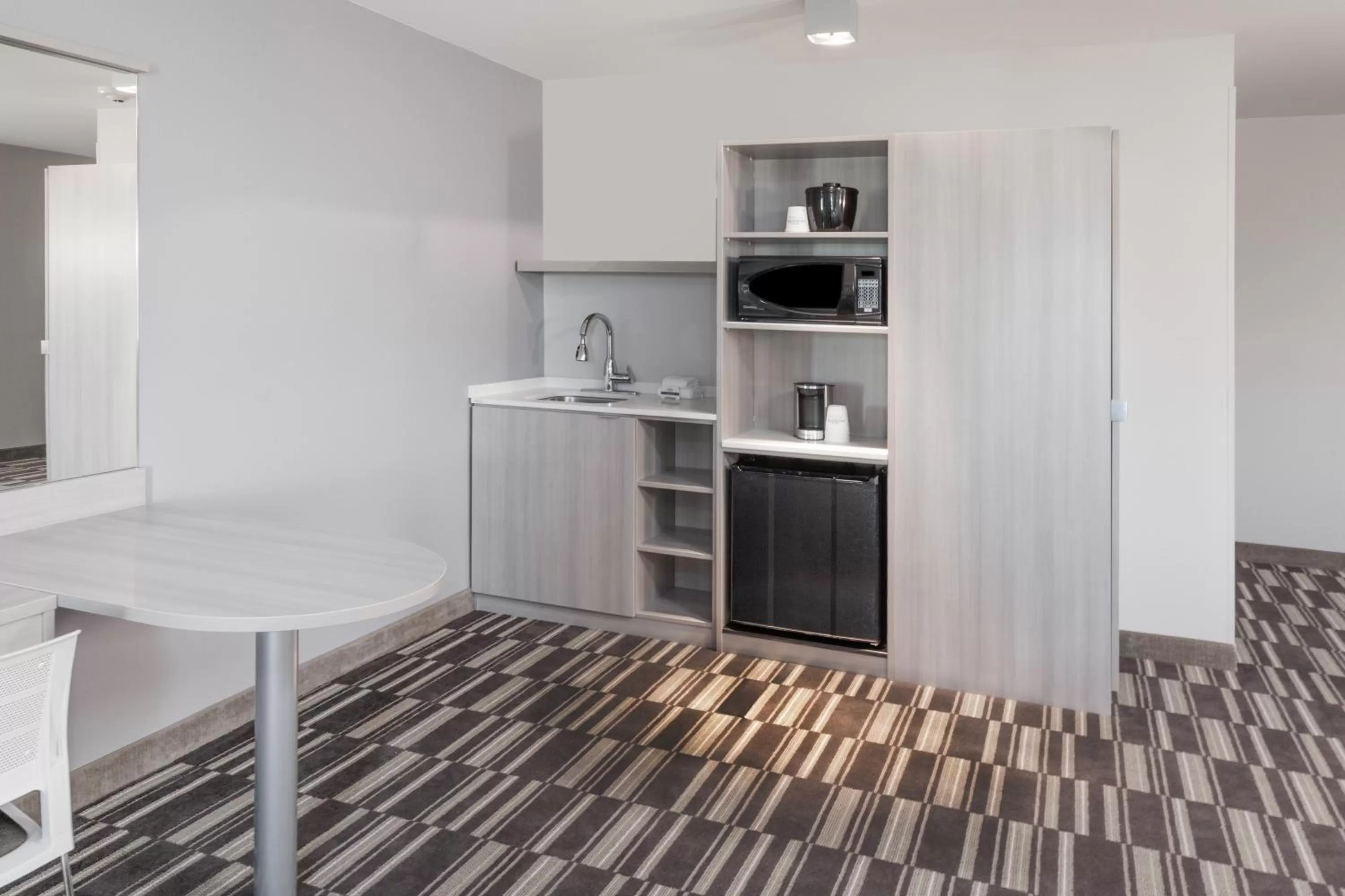 Queen Studio Suite - Non-Smoking in Microtel Inn & Suites by Wyndham West Fargo Near Medical Center