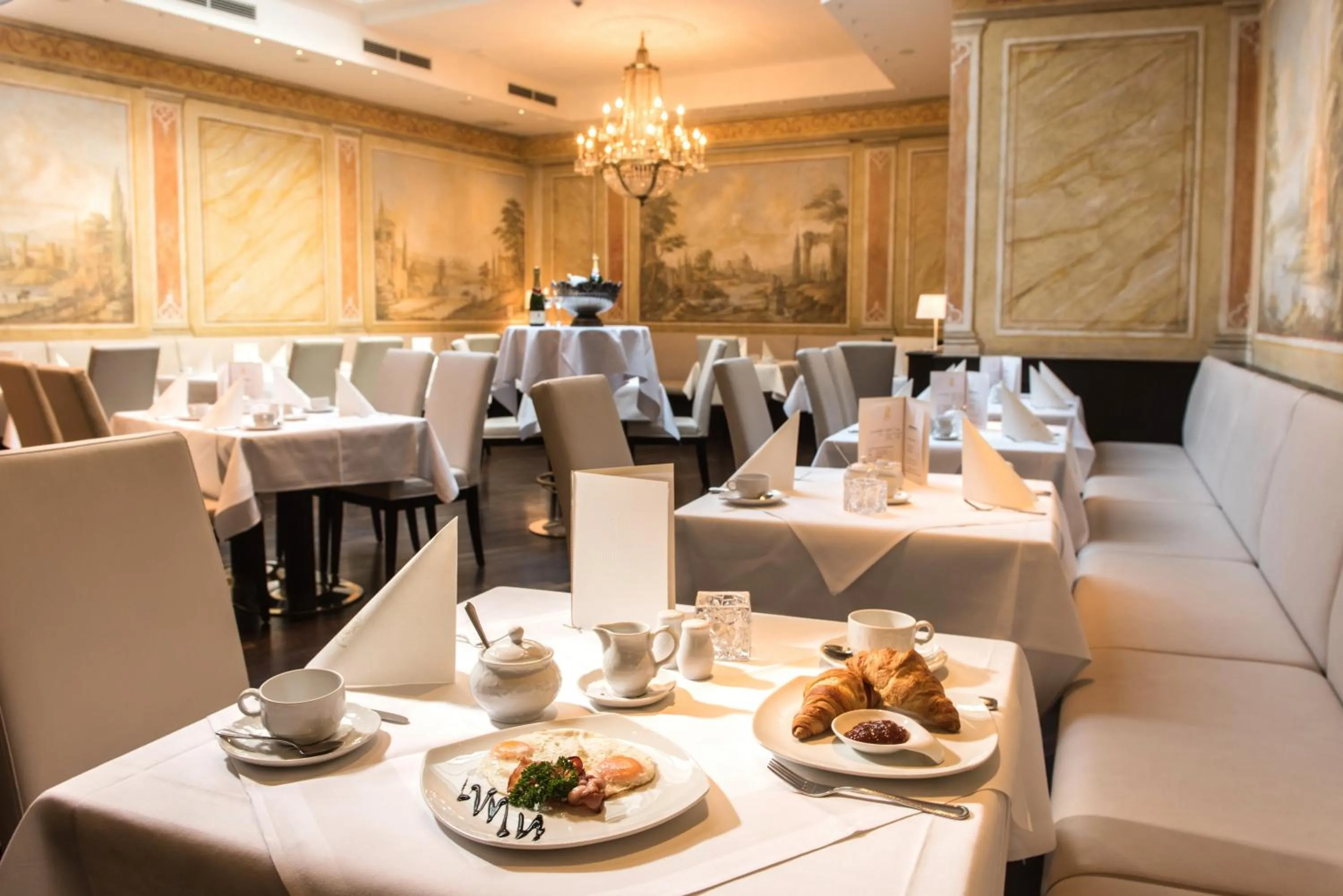 Restaurant/places to eat in Hotel Goldener Löwe