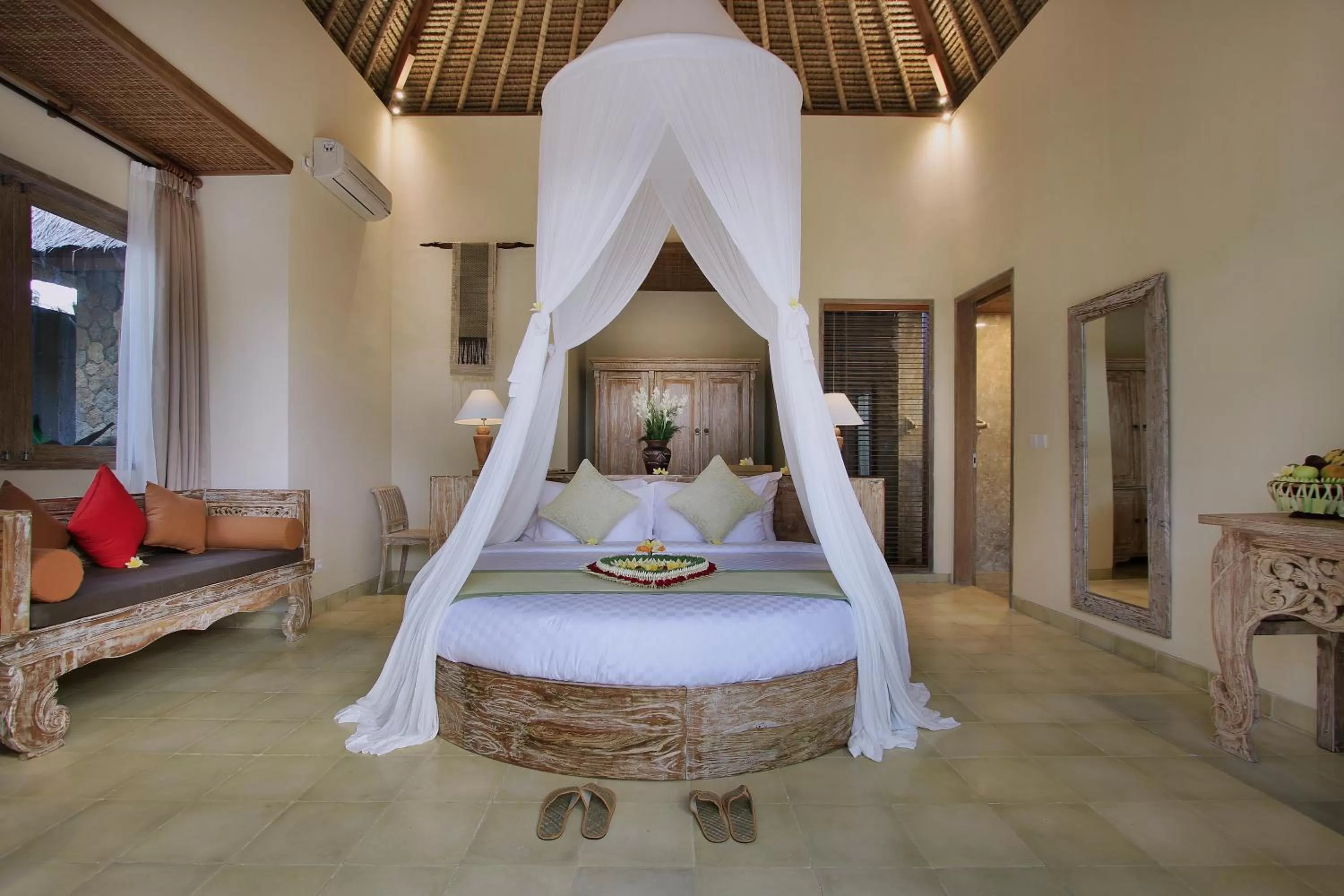 Bed in The Alena Resort a Pramana Experience