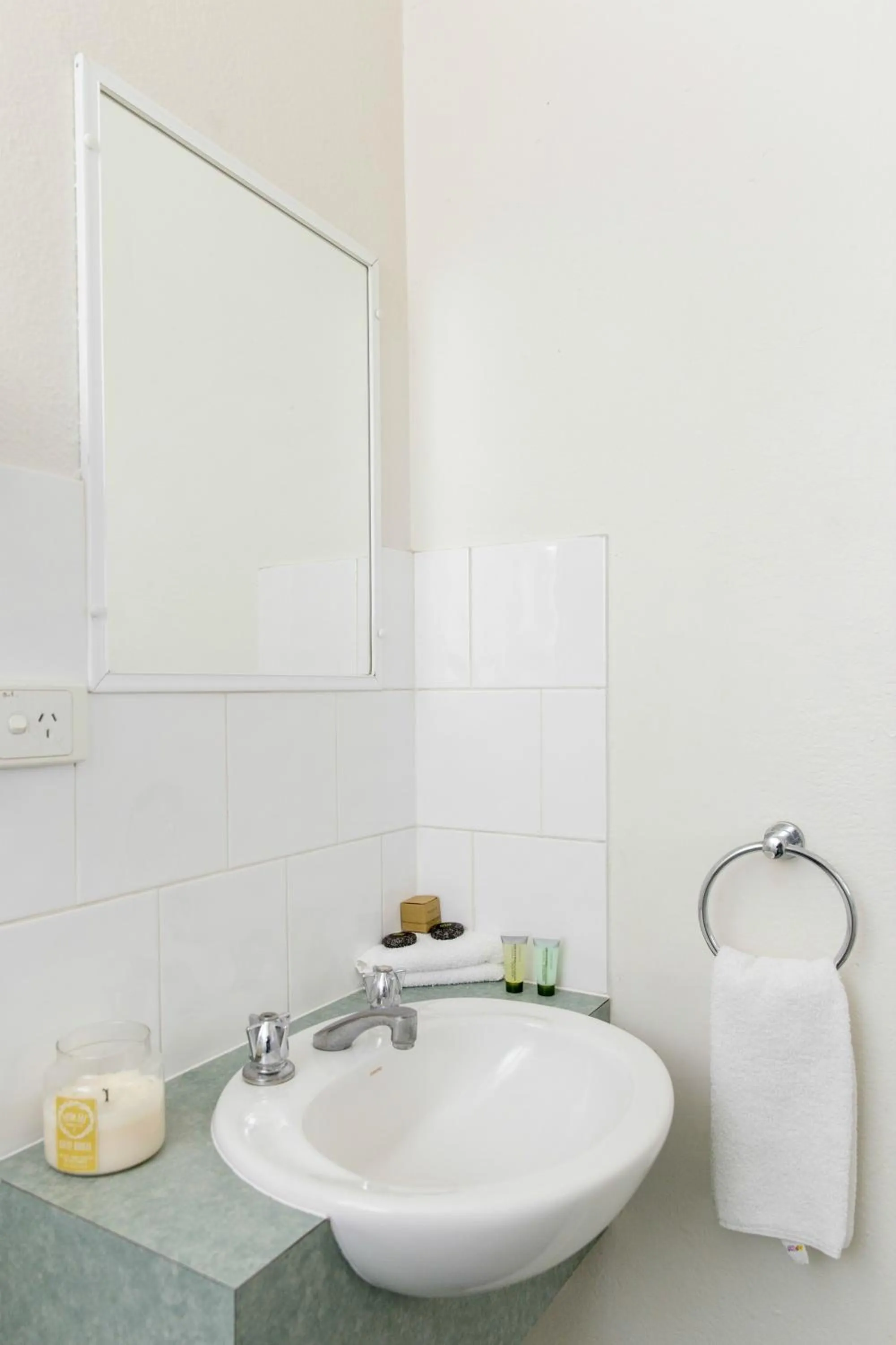 Bathroom in Bathurst Motor Inn