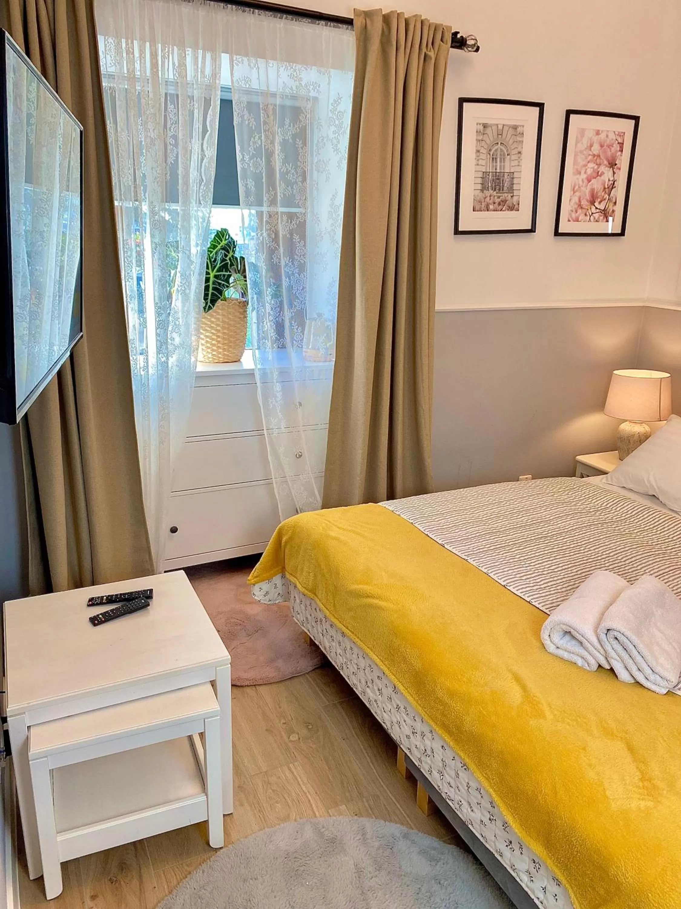 Bed in Pokoje w Starej Karczmie - by Upstairs