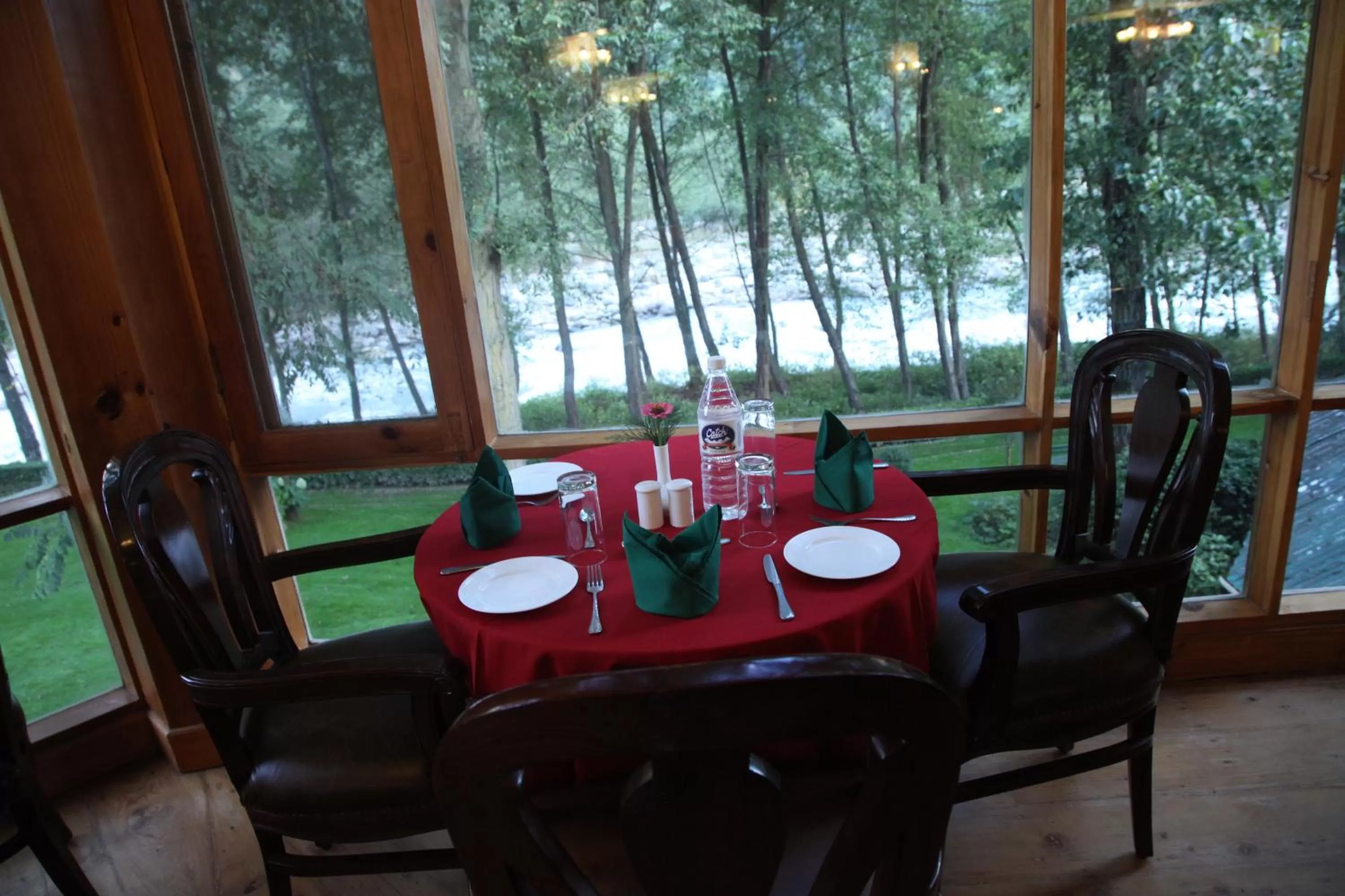 Restaurant/places to eat in Span Resort and Spa, Manali