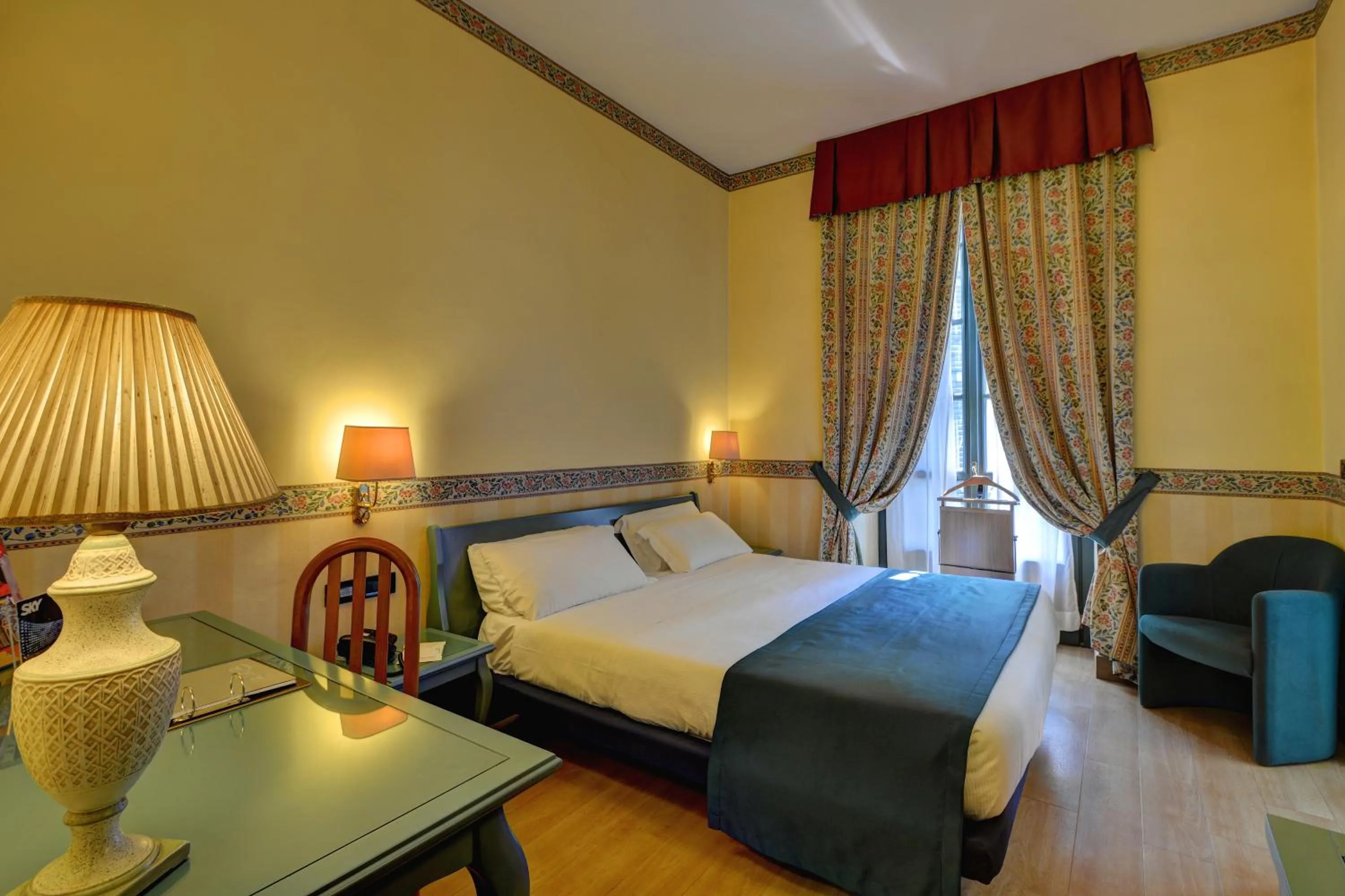 Photo of the whole room, Bed in Best Western Hotel Genio