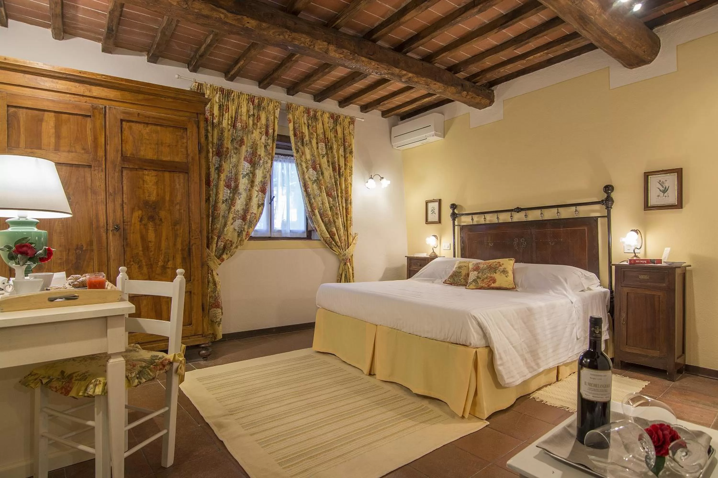 Bedroom, Bed in Hotel Belvedere Di San Leonino