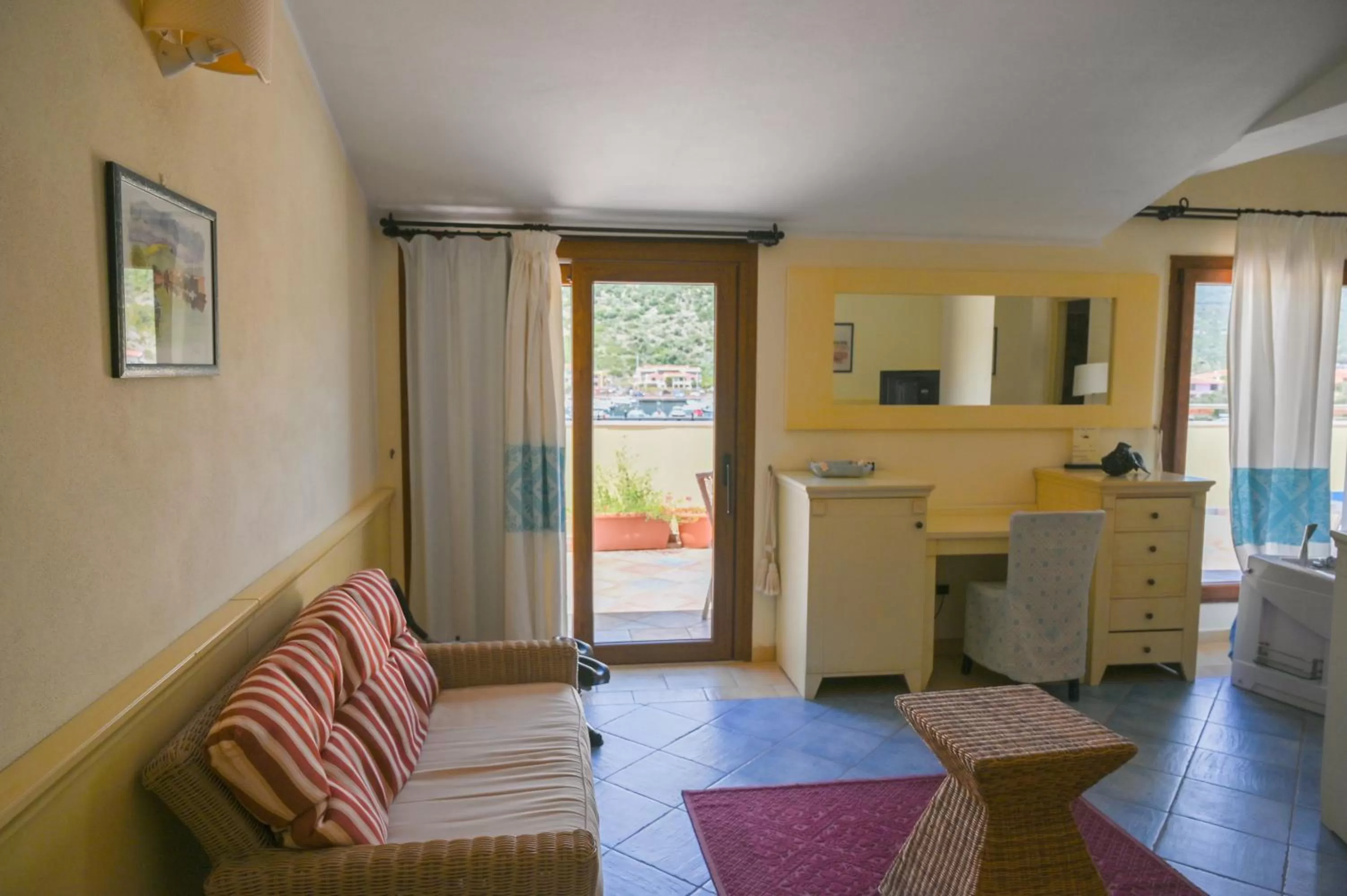 Photo of the whole room in Hotel Baja Romantica