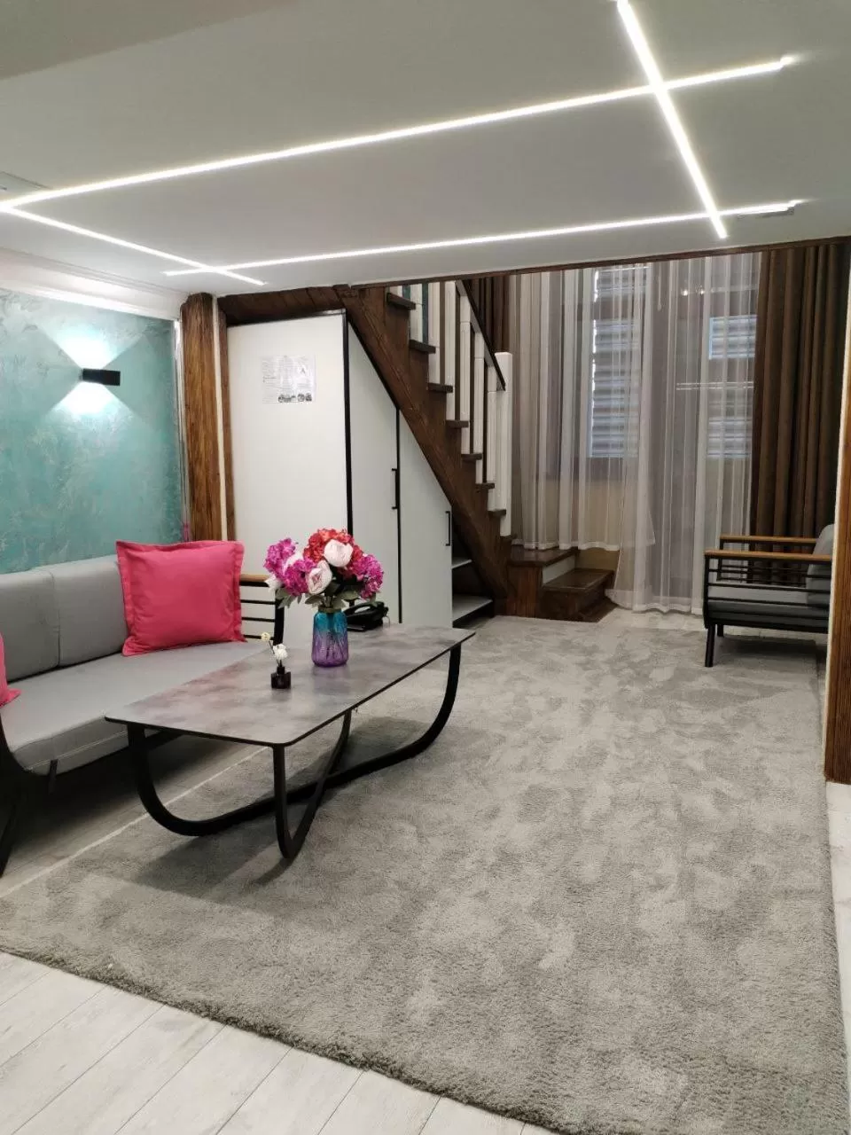 Seating area in E-lite& Meatador