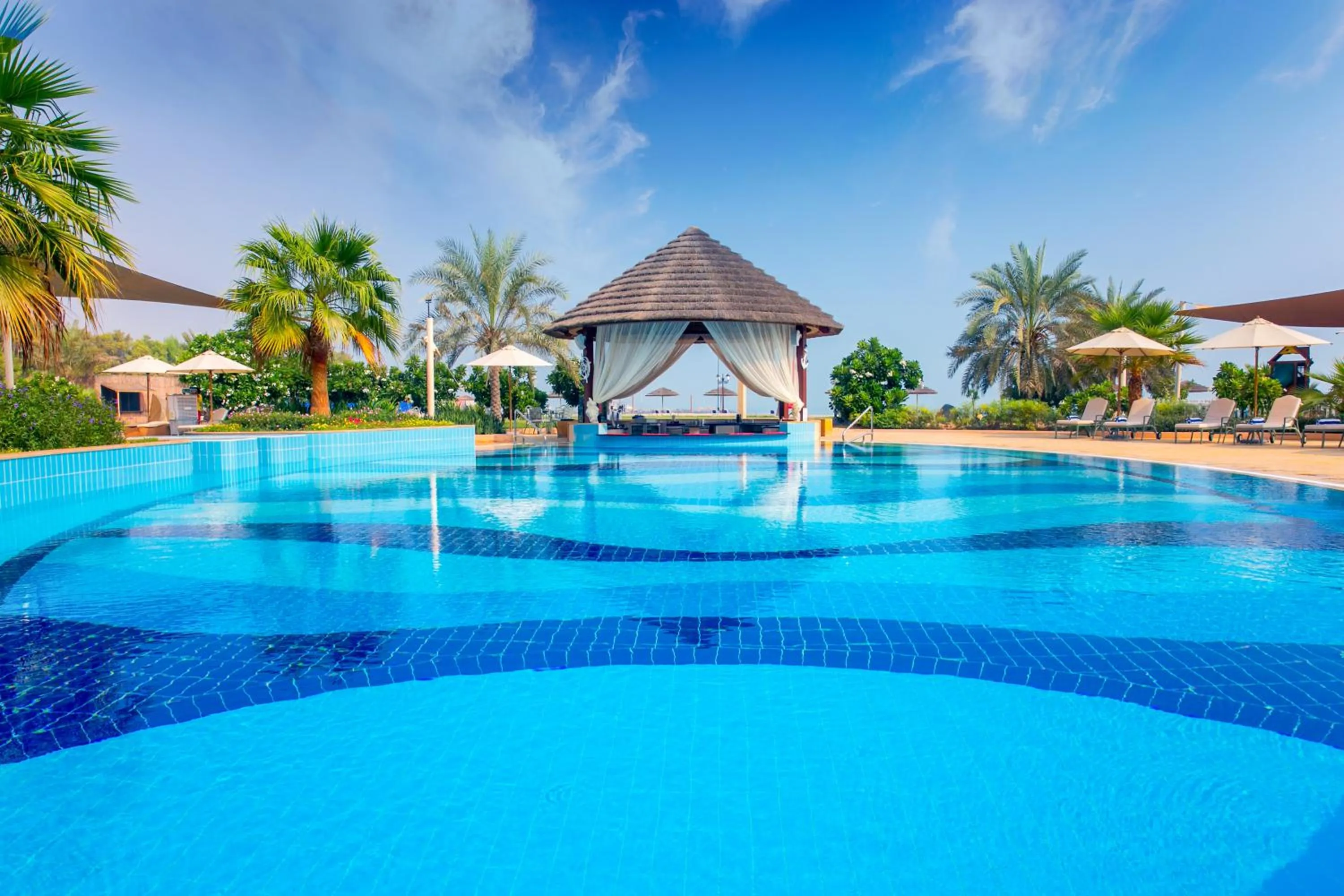 Swimming pool in Danat Jebel Dhanna Resort