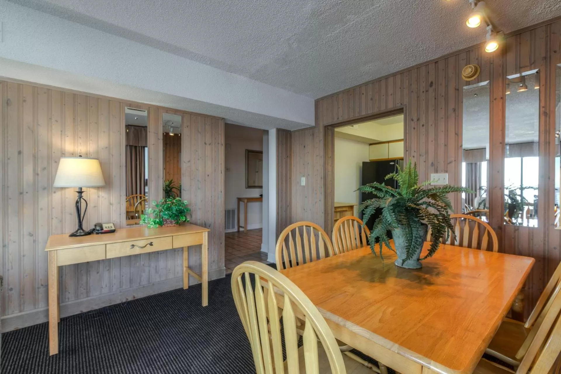 Dining Area in Kingfisher Inn