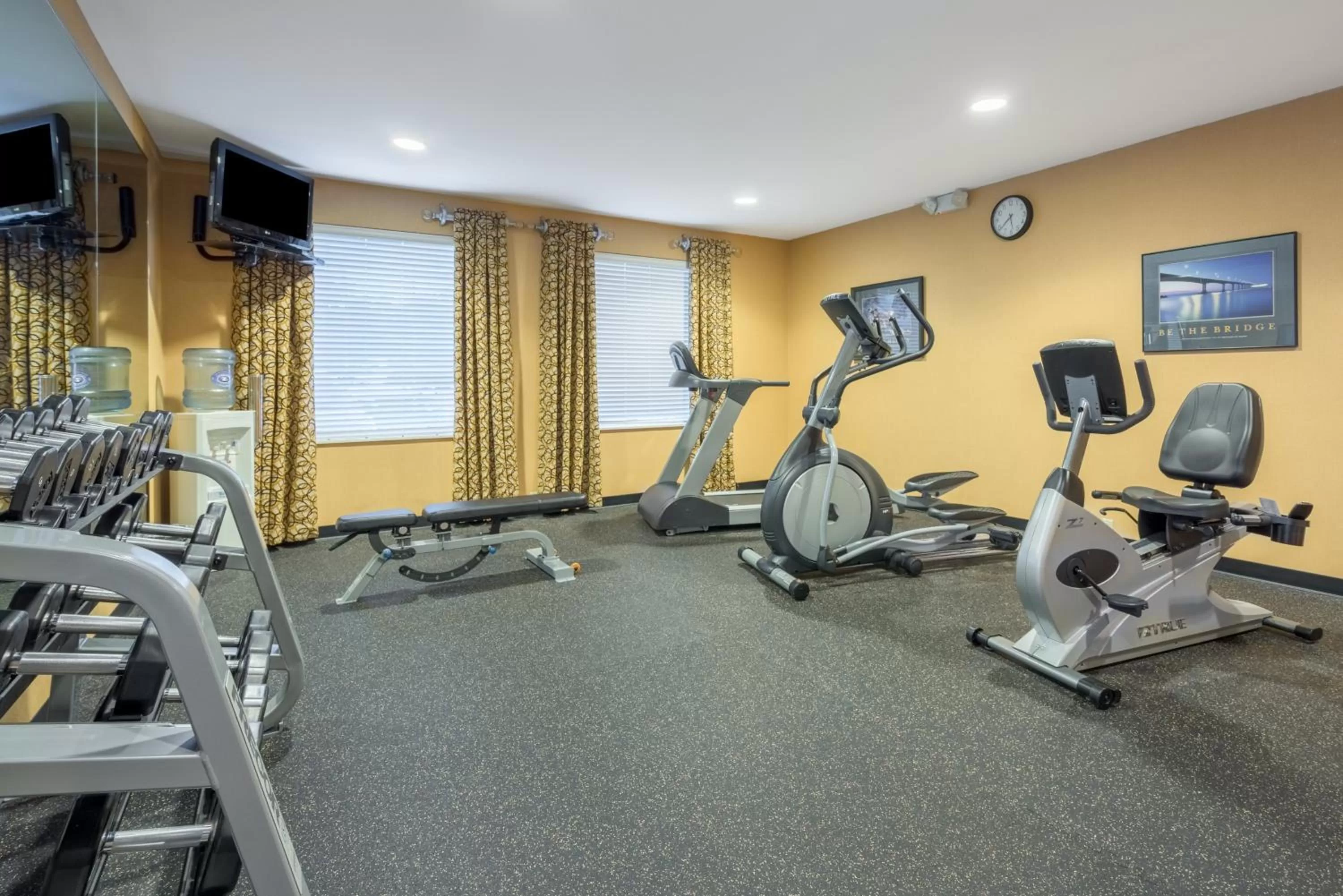 Fitness centre/facilities in Holiday Inn Express Hanover by IHG