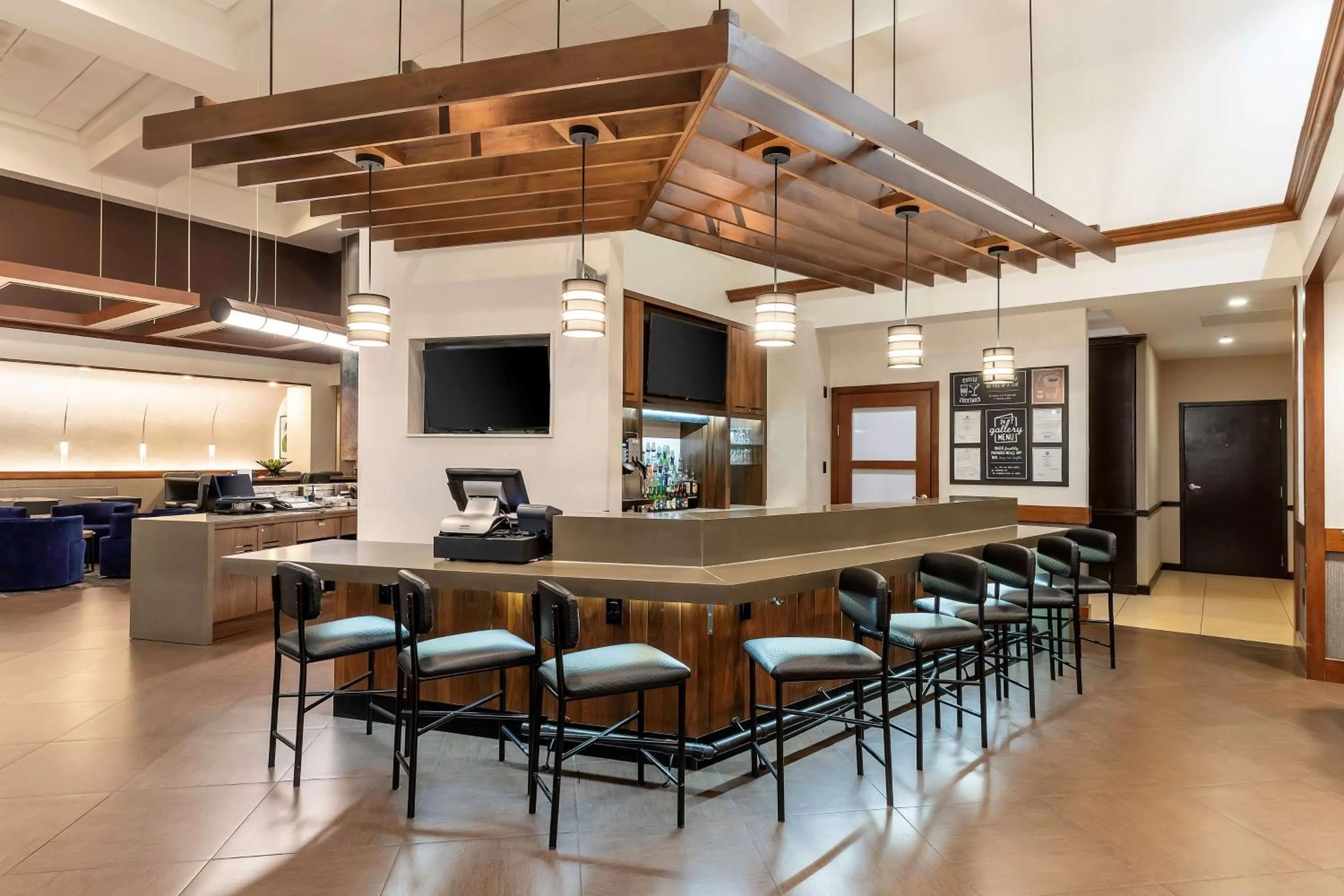 Lounge or bar in Hyatt Place Richmond Arboretum