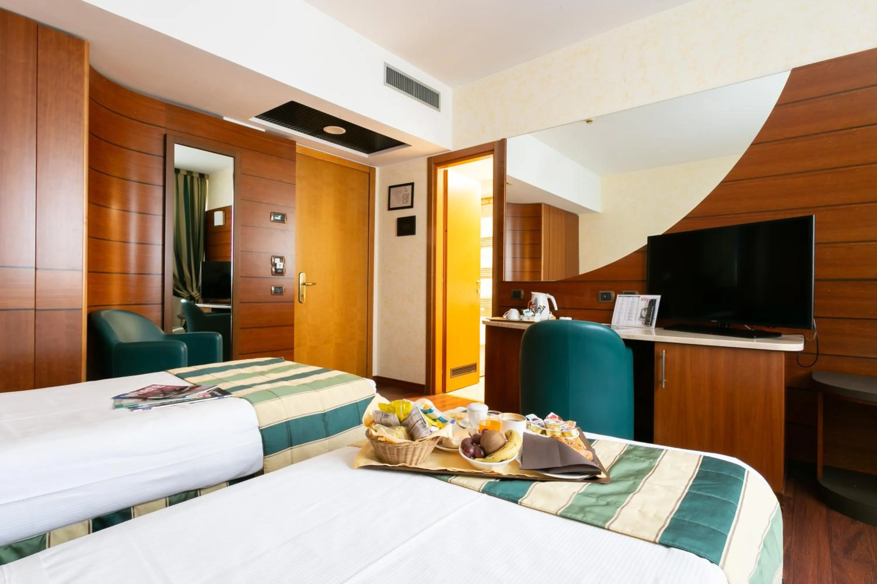 Other, Bed in Hotel Mirage Sure Hotel Collection by Best Western