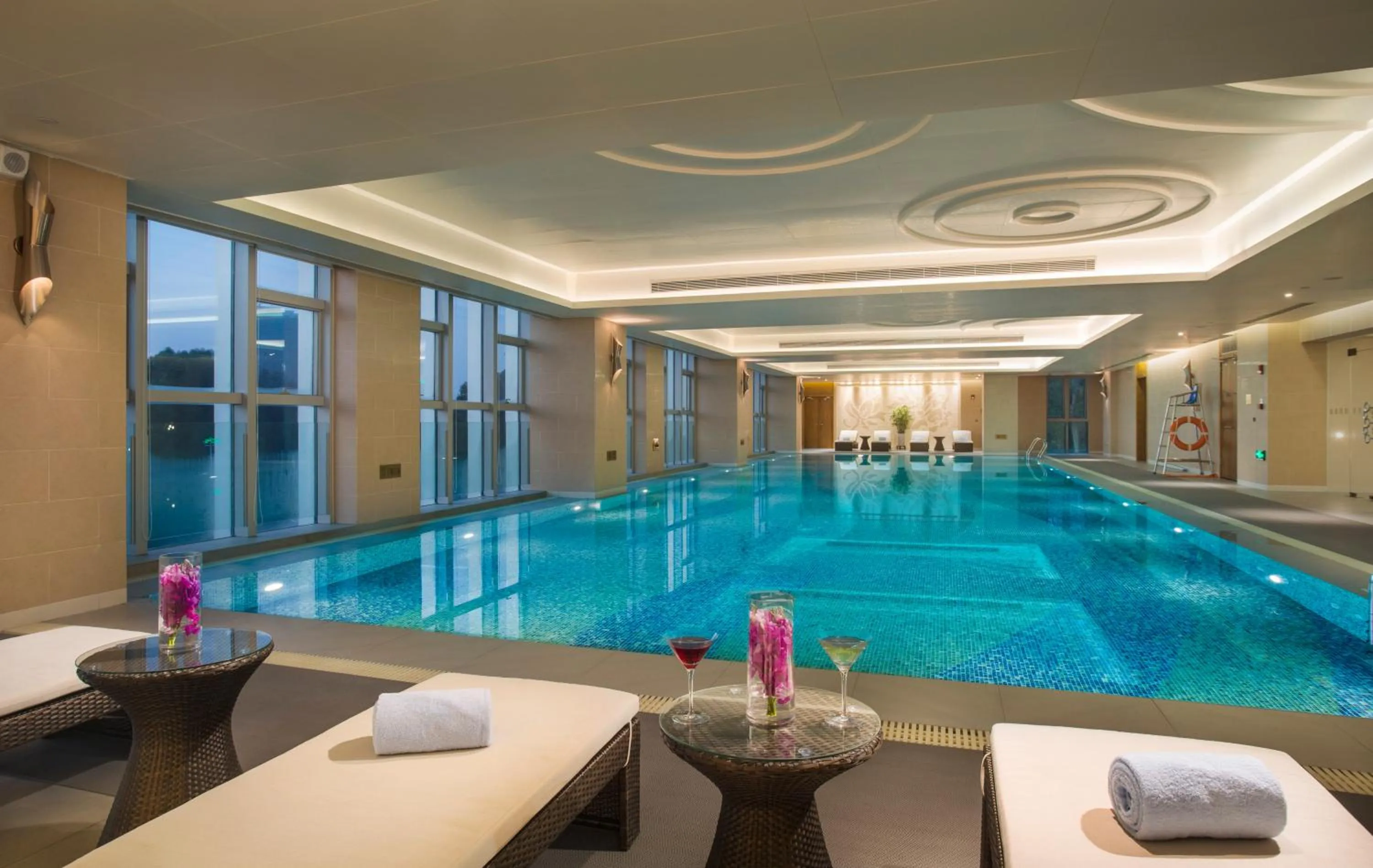Pool view in Junluxe Hotel Guangzhou Science City-Free Shuttle Bus Service to Guangzhou Canton Fair