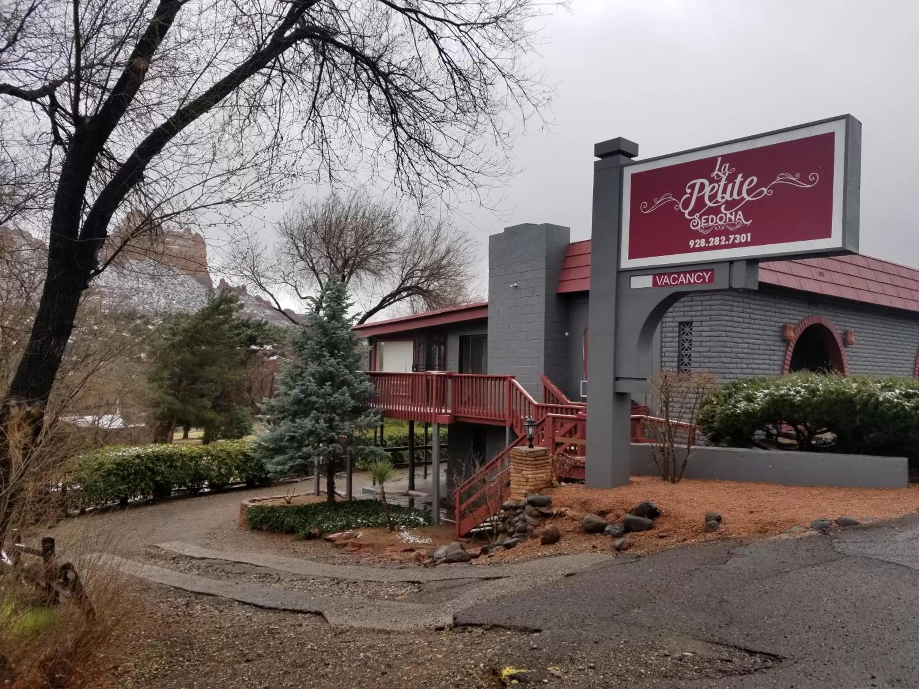 Facade/entrance, Property Building in La Petite Sedona