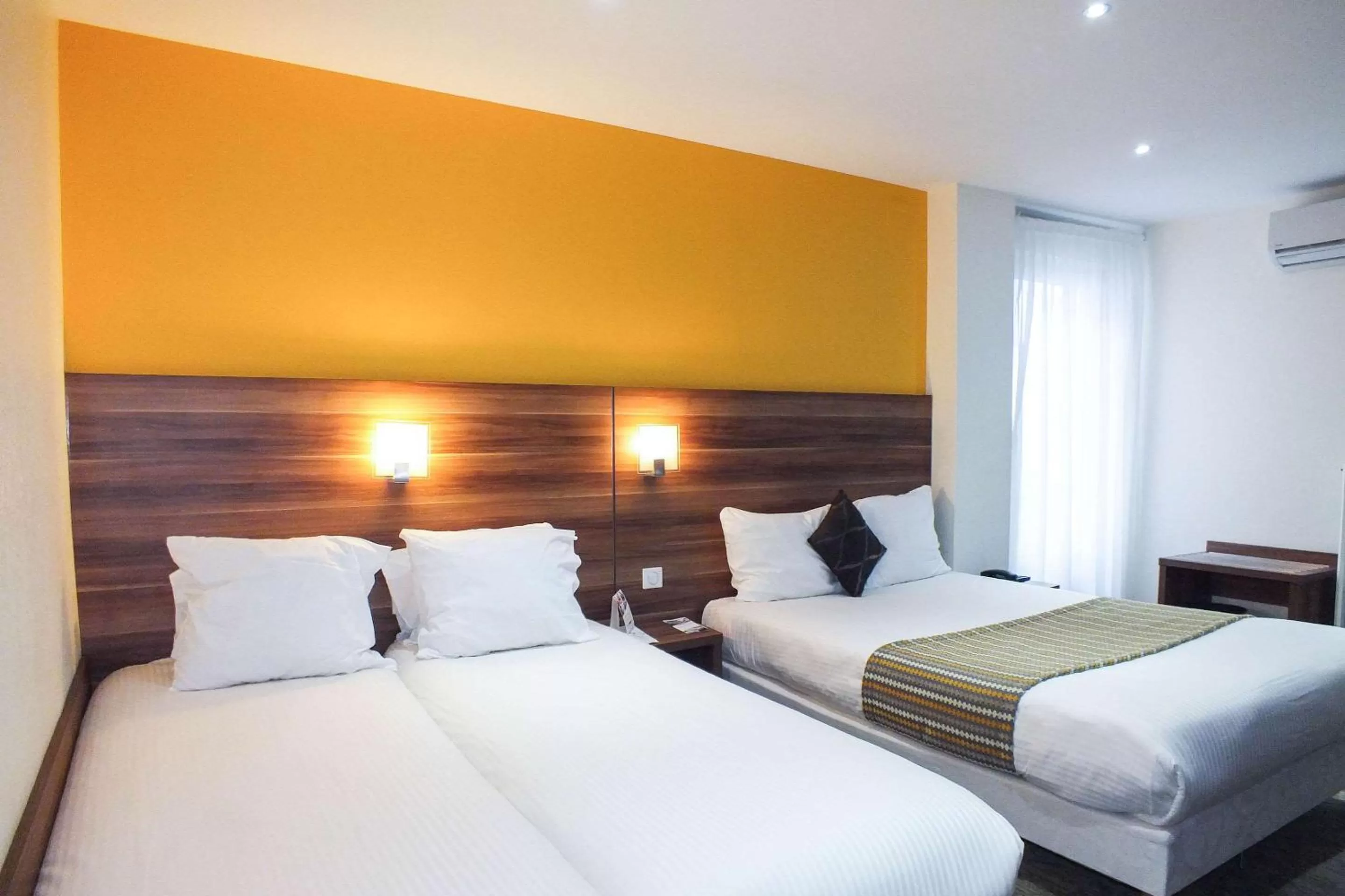 Photo of the whole room in Hotel Cecil Metz Gare