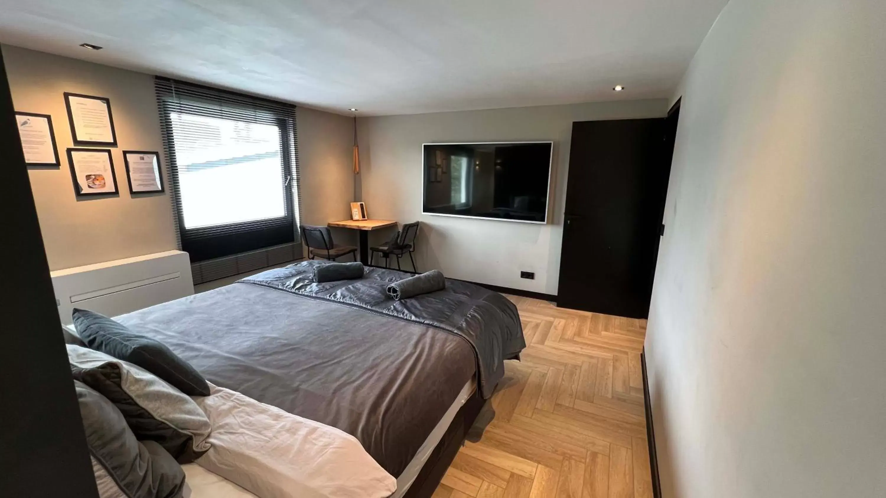 Superior King Room in Boutique Hotel Le Faucon Superior King Room in Boutique Hotel Le Faucon