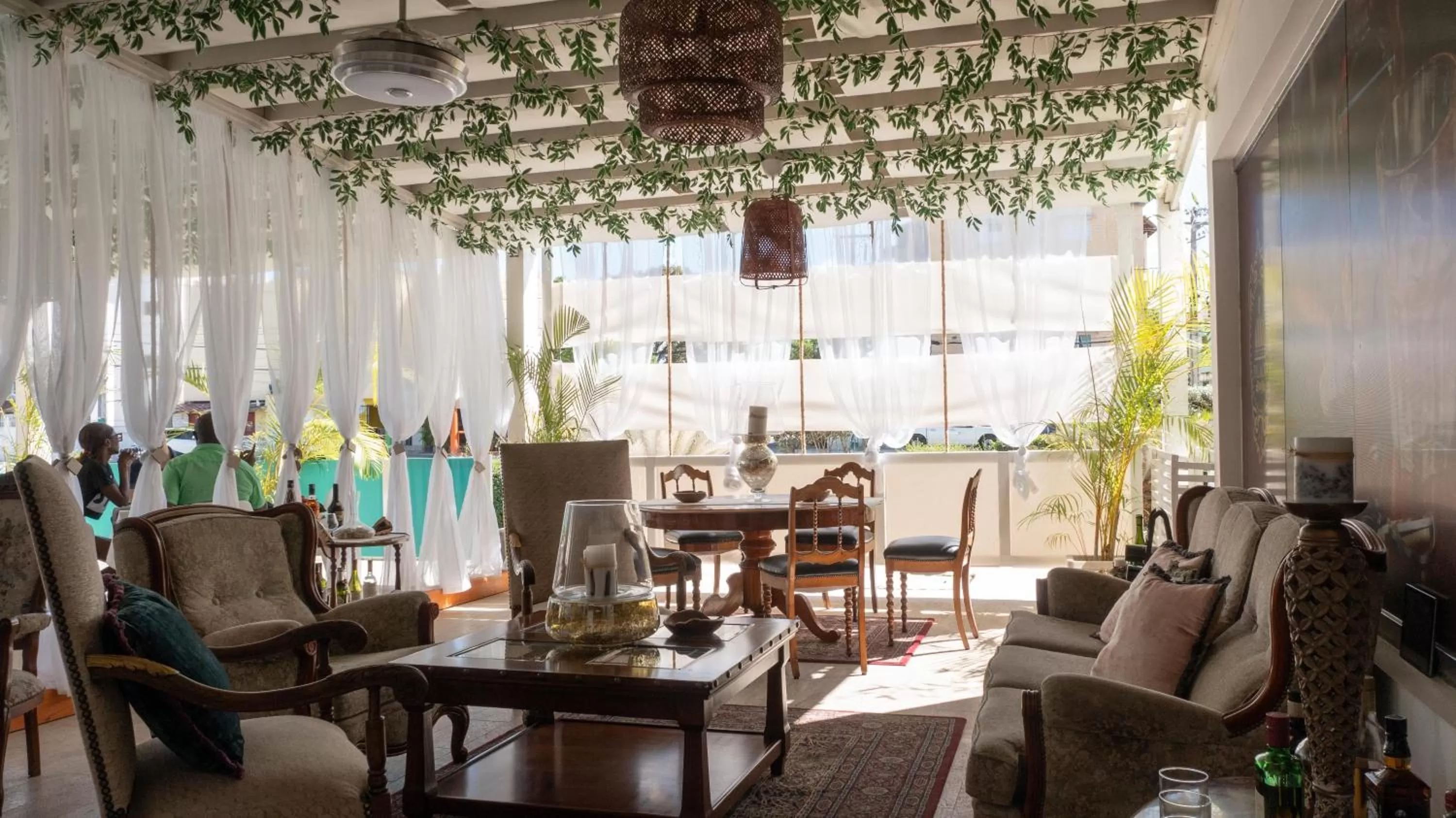 Restaurant/places to eat in Instyle Residences at Infiniti Blu