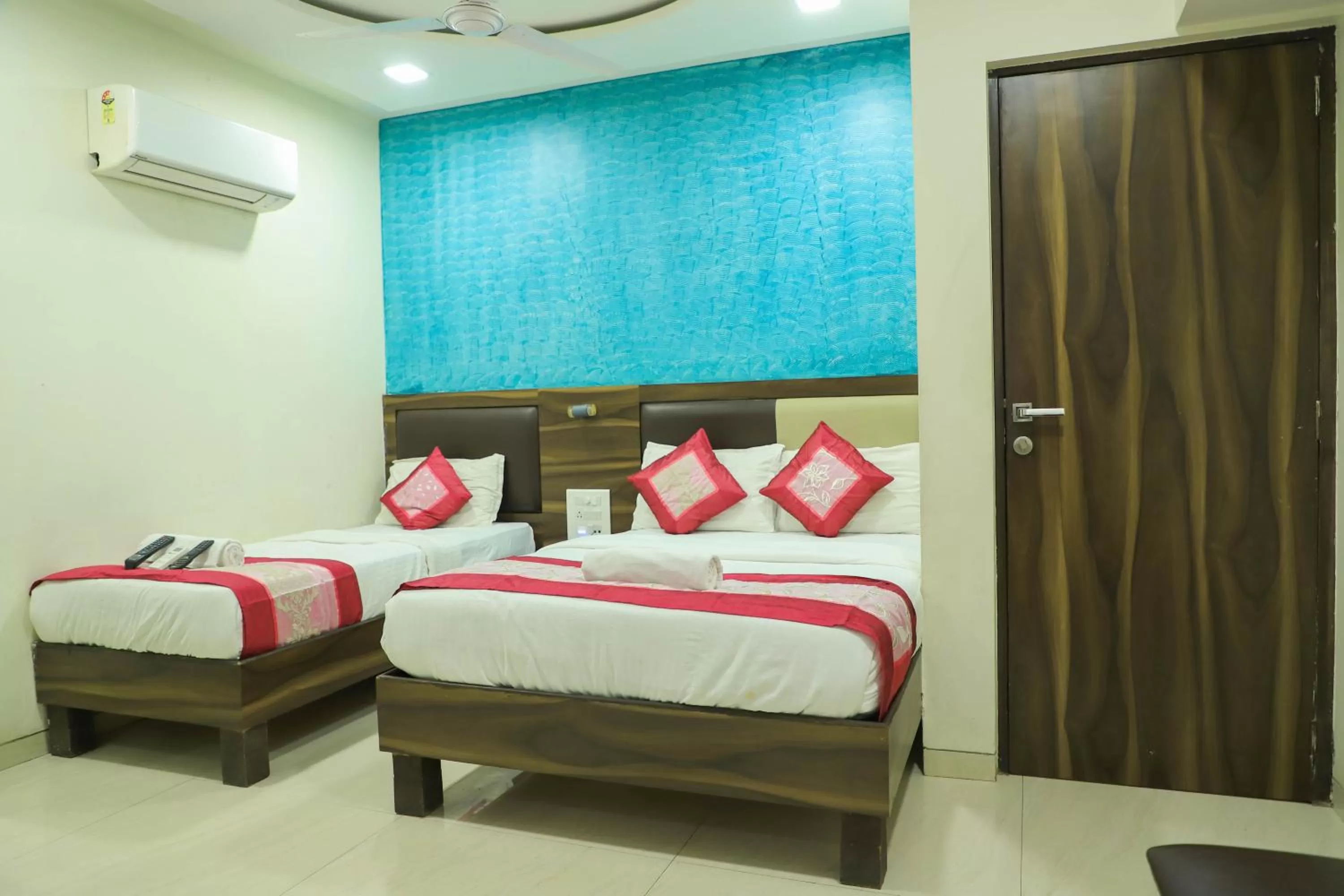 Bedroom, Bed in Hotel Plaza Executive - near BKC