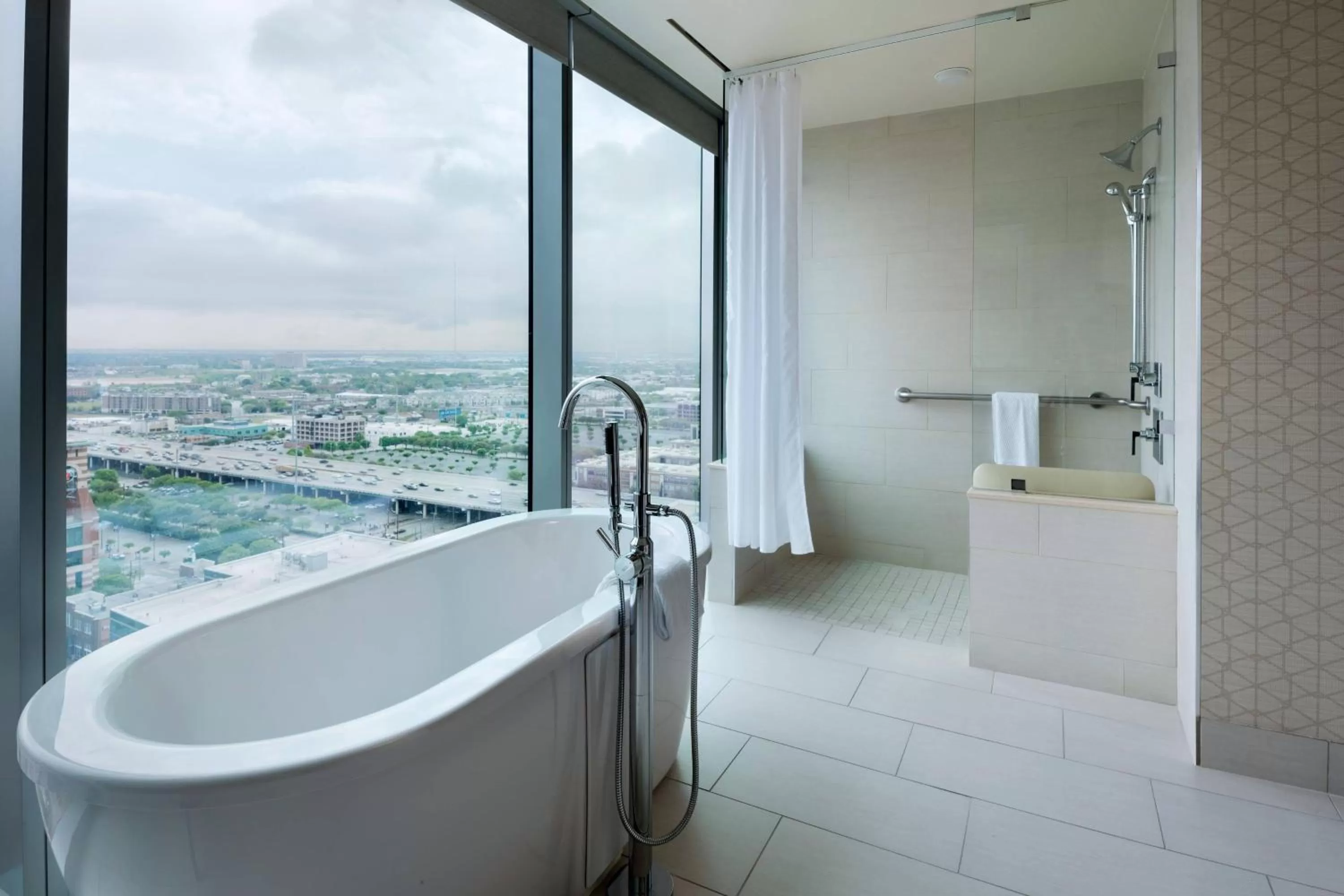 Bathroom in Marriott Marquis Houston