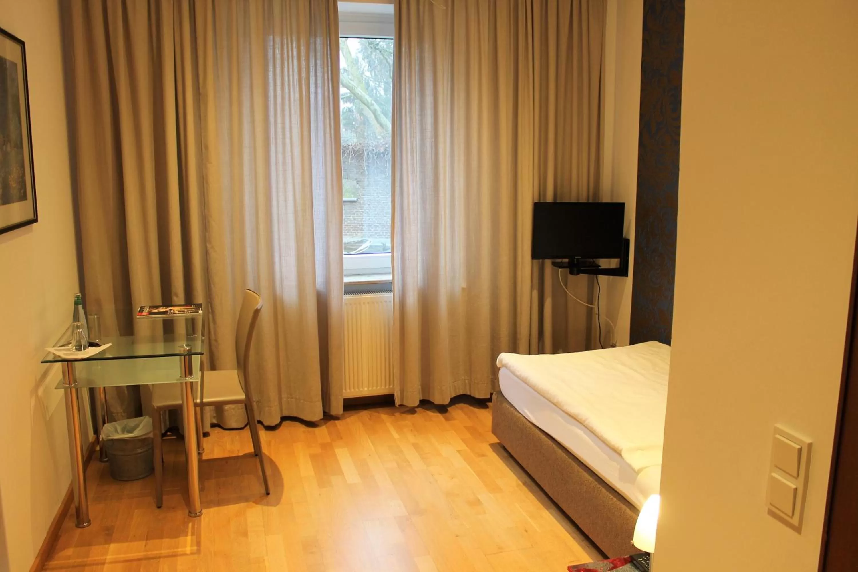 Seating area, Bed in Hotel Stern - Self Check-In