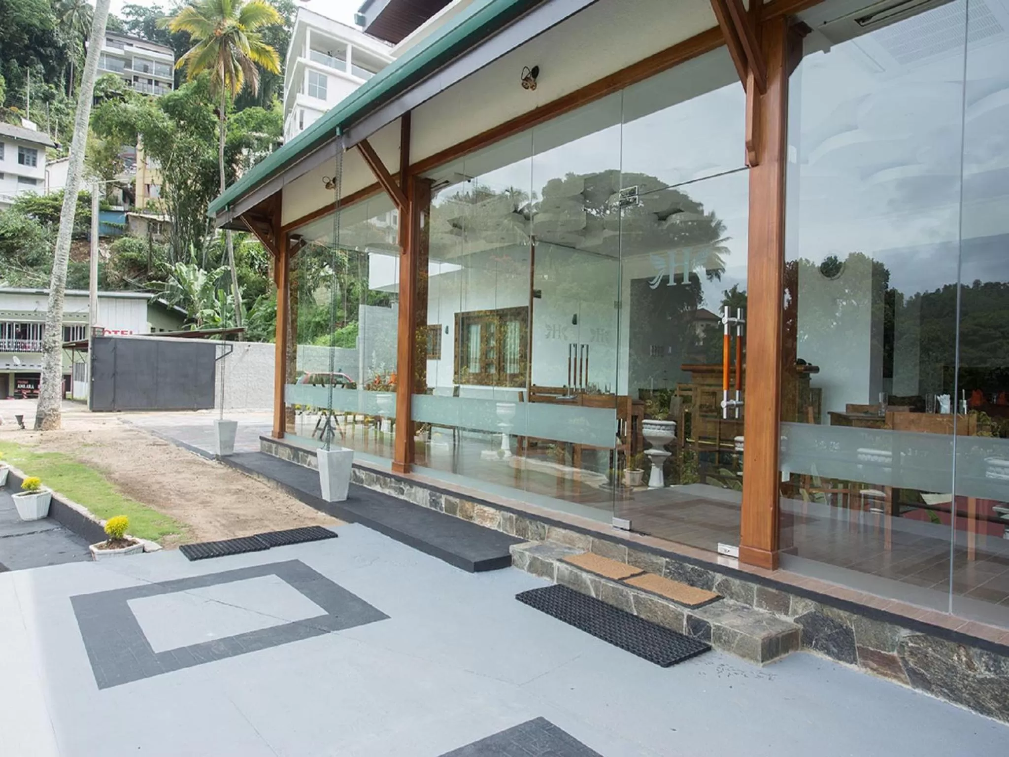 Facade/entrance in Heaven Seven Kandy