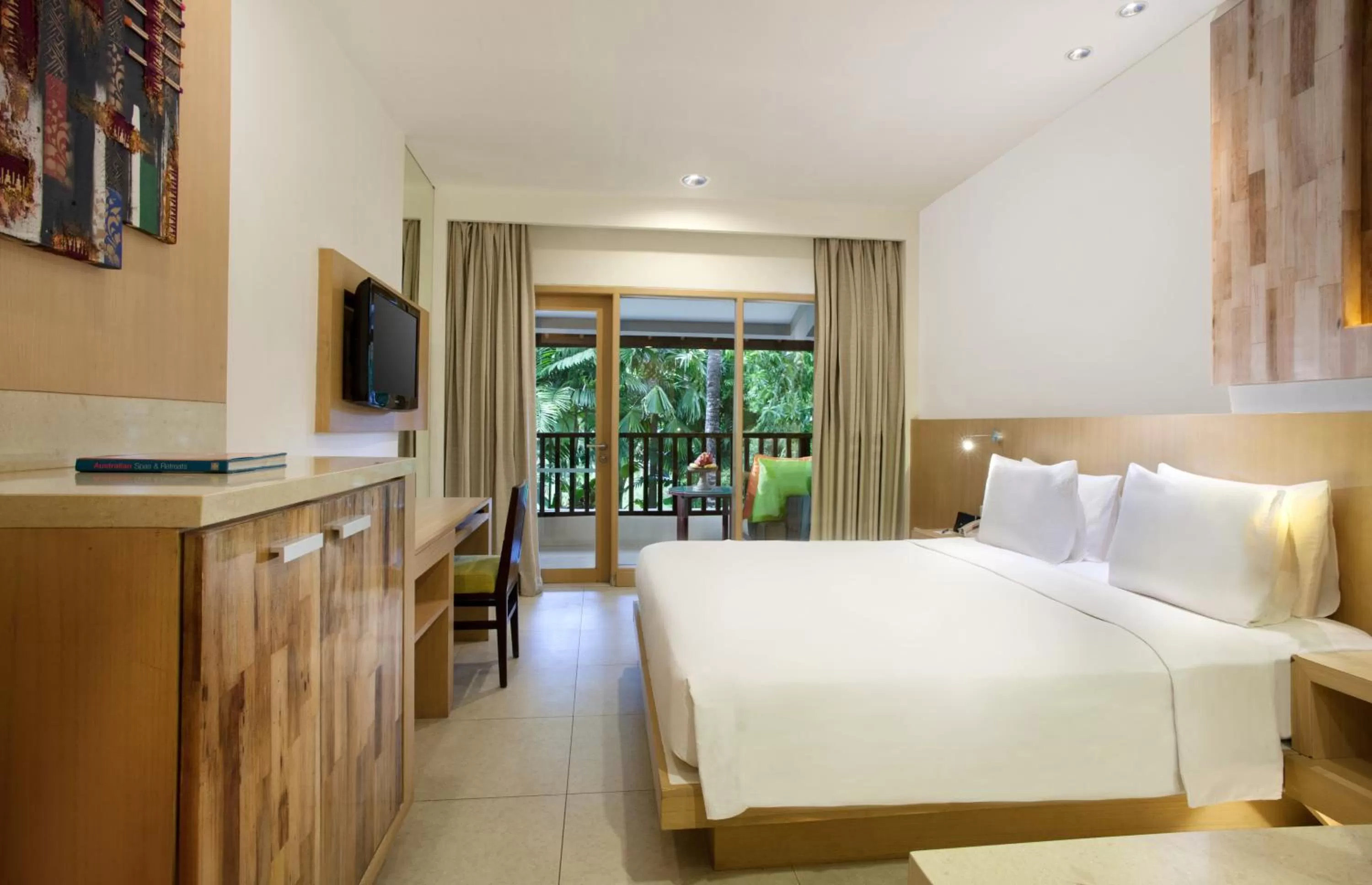 Bed in Holiday Inn Resort Baruna Bali by IHG
