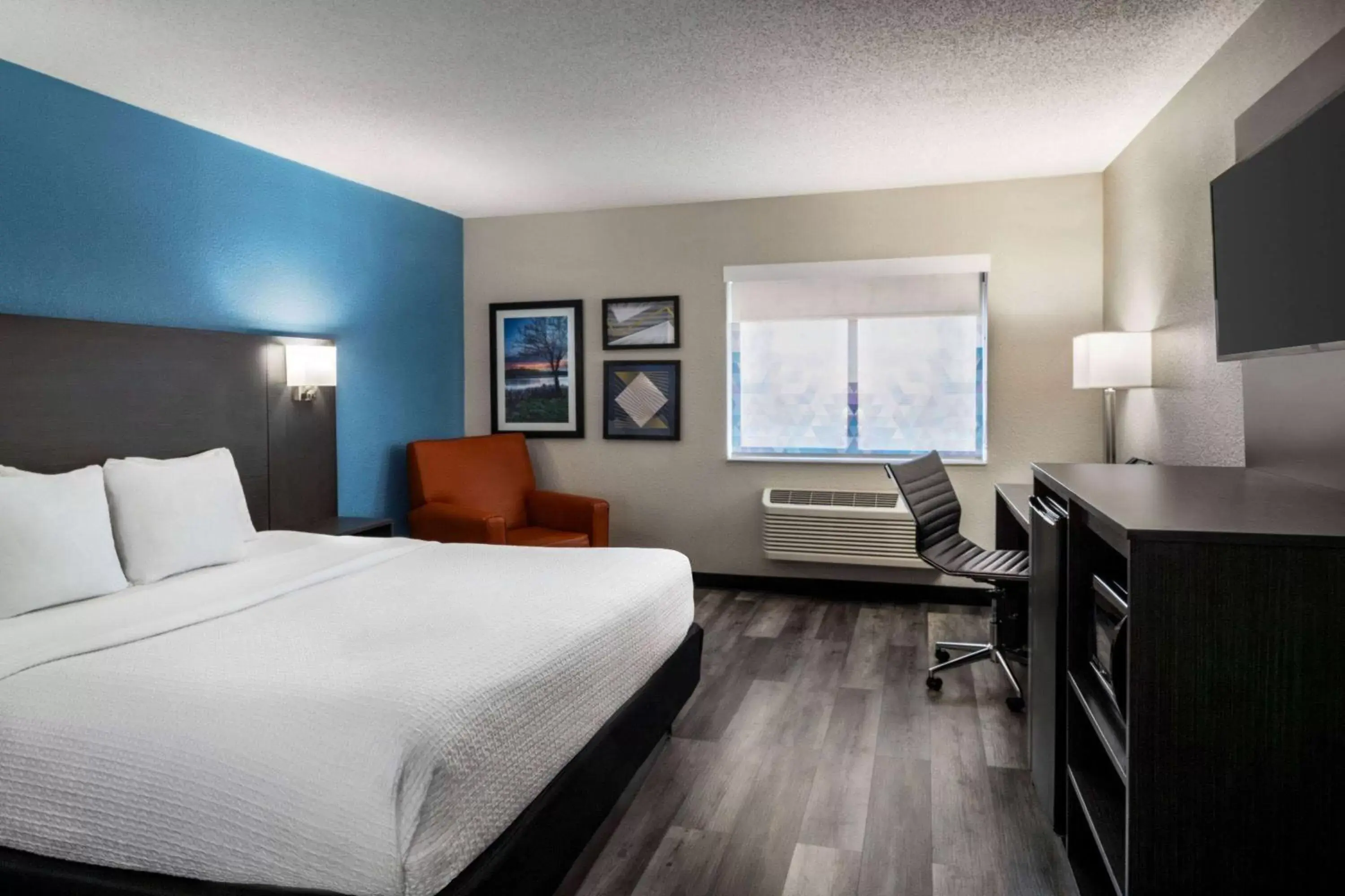 King Room in La Quinta by Wyndham Chicago Tinley Park King Room in La Quinta by Wyndham Chicago Tinley Park