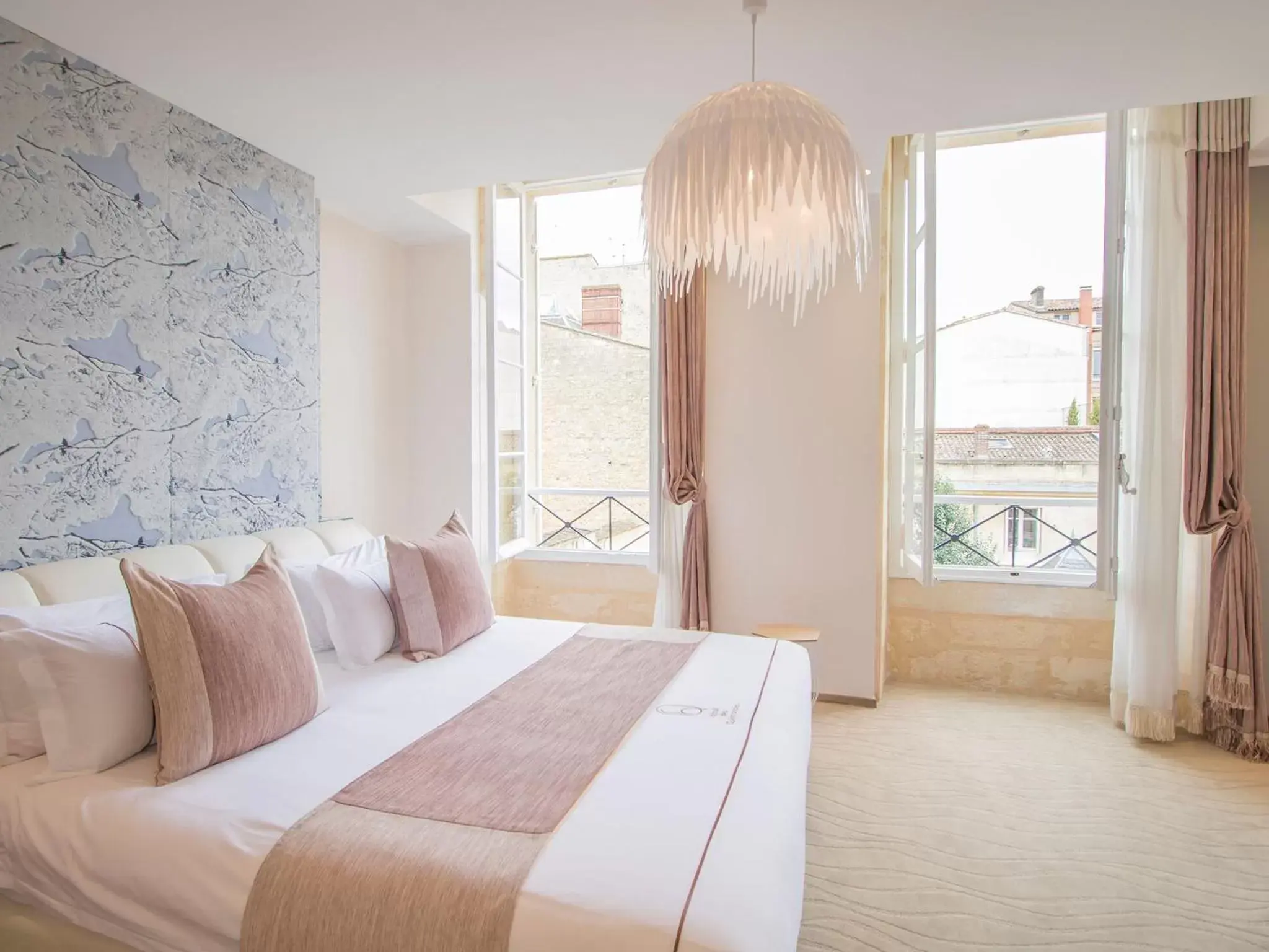 Deluxe Room - Érable in Hotel des Quinconces Bordeaux Centre Deluxe Room - Érable in Hotel des Quinconces Bordeaux Centre