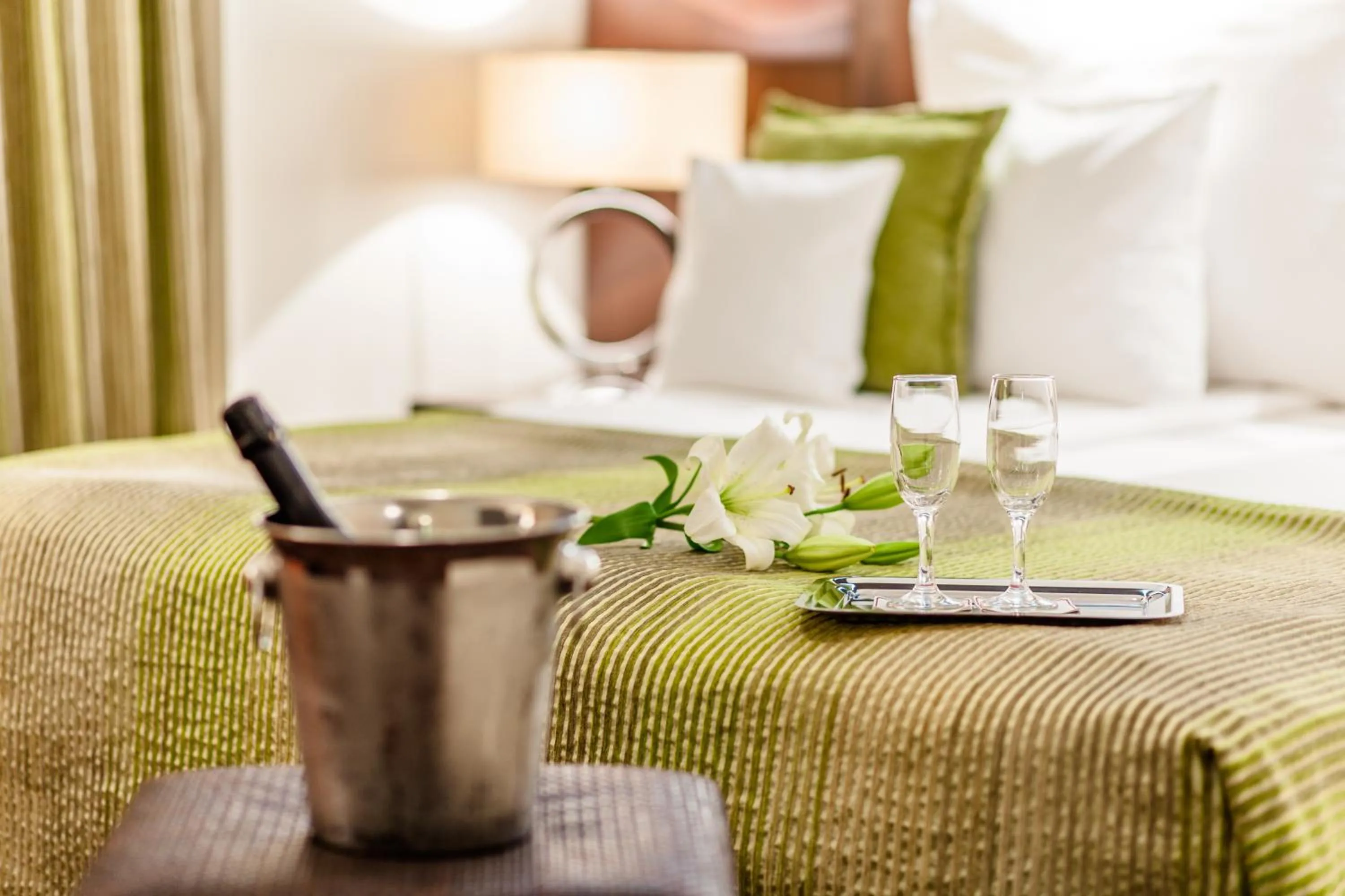 Bedroom, Bed in Hotel Cubix