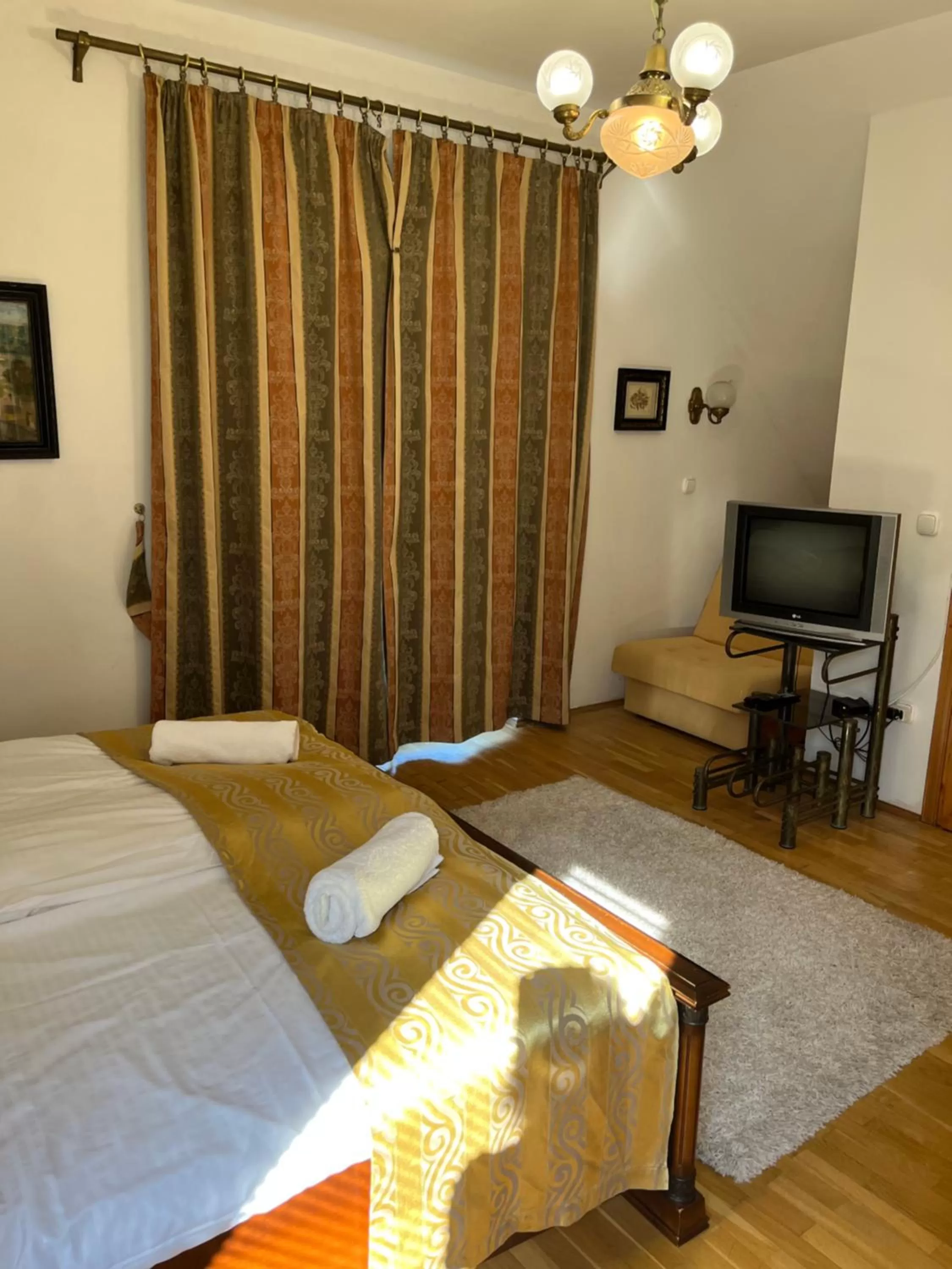 TV/Entertainment Center in Villa Panoráma