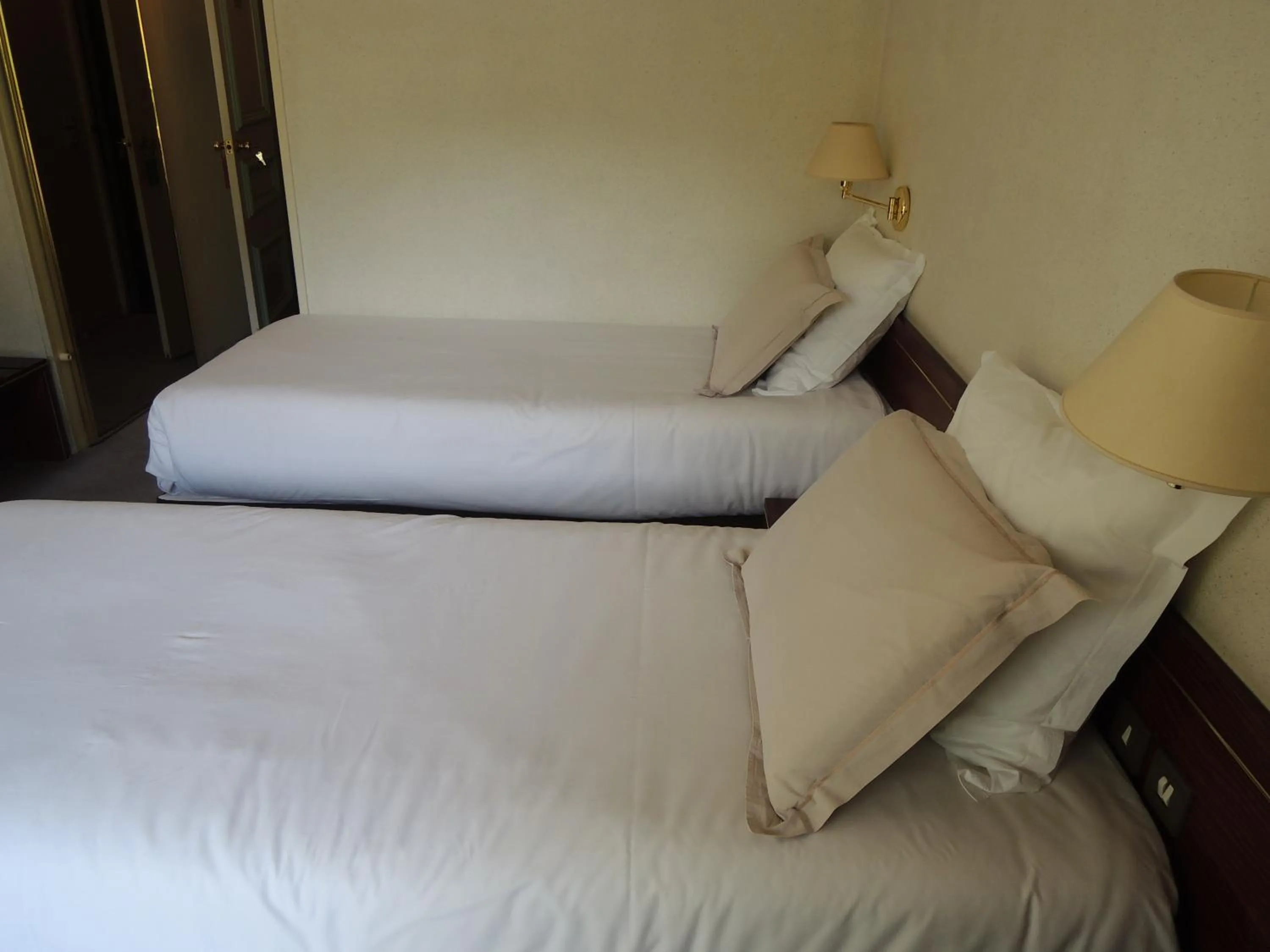 Bedroom, Bed in Hôtel 4C