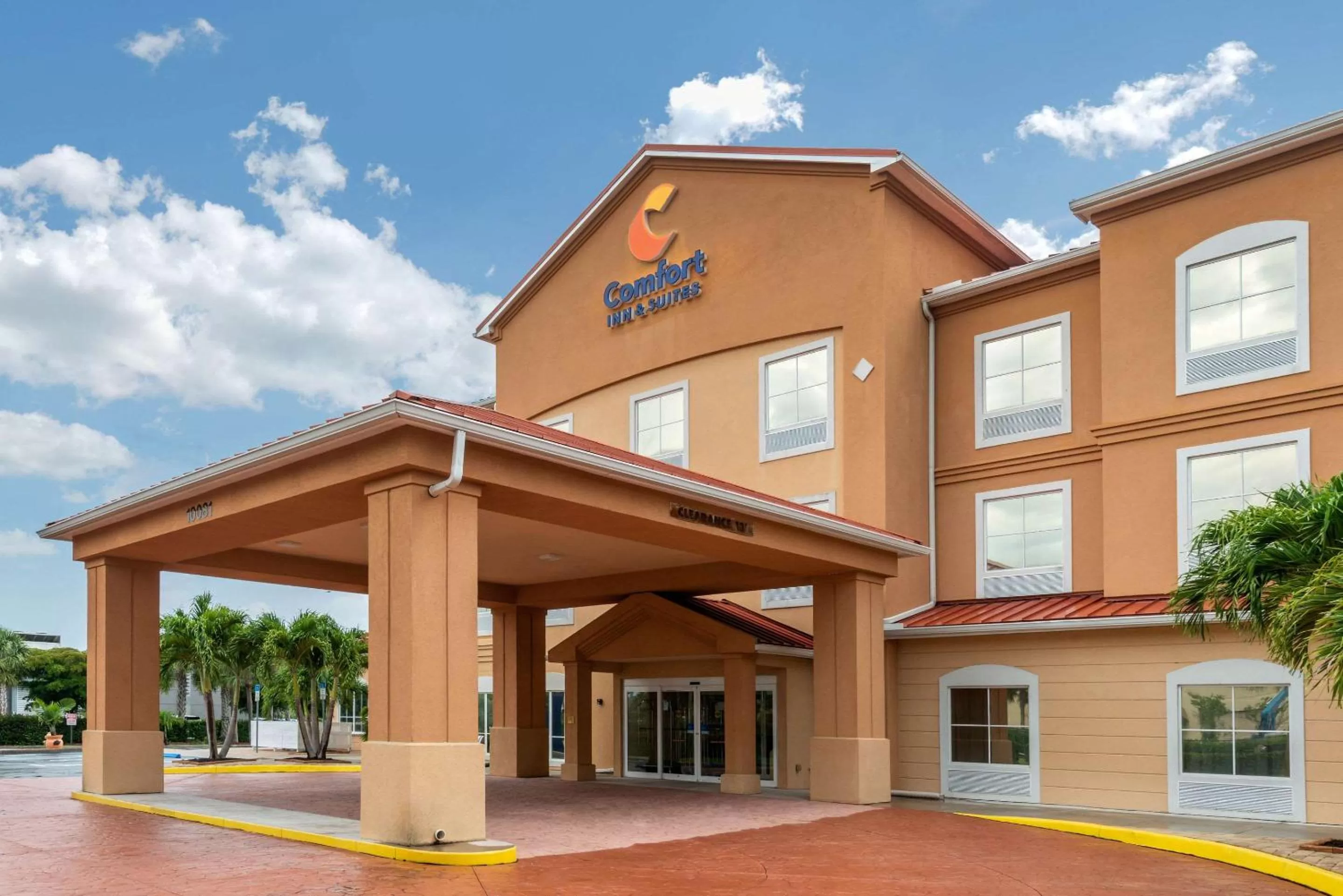 Property building in Comfort Inn & Suites Fort Myers Airport