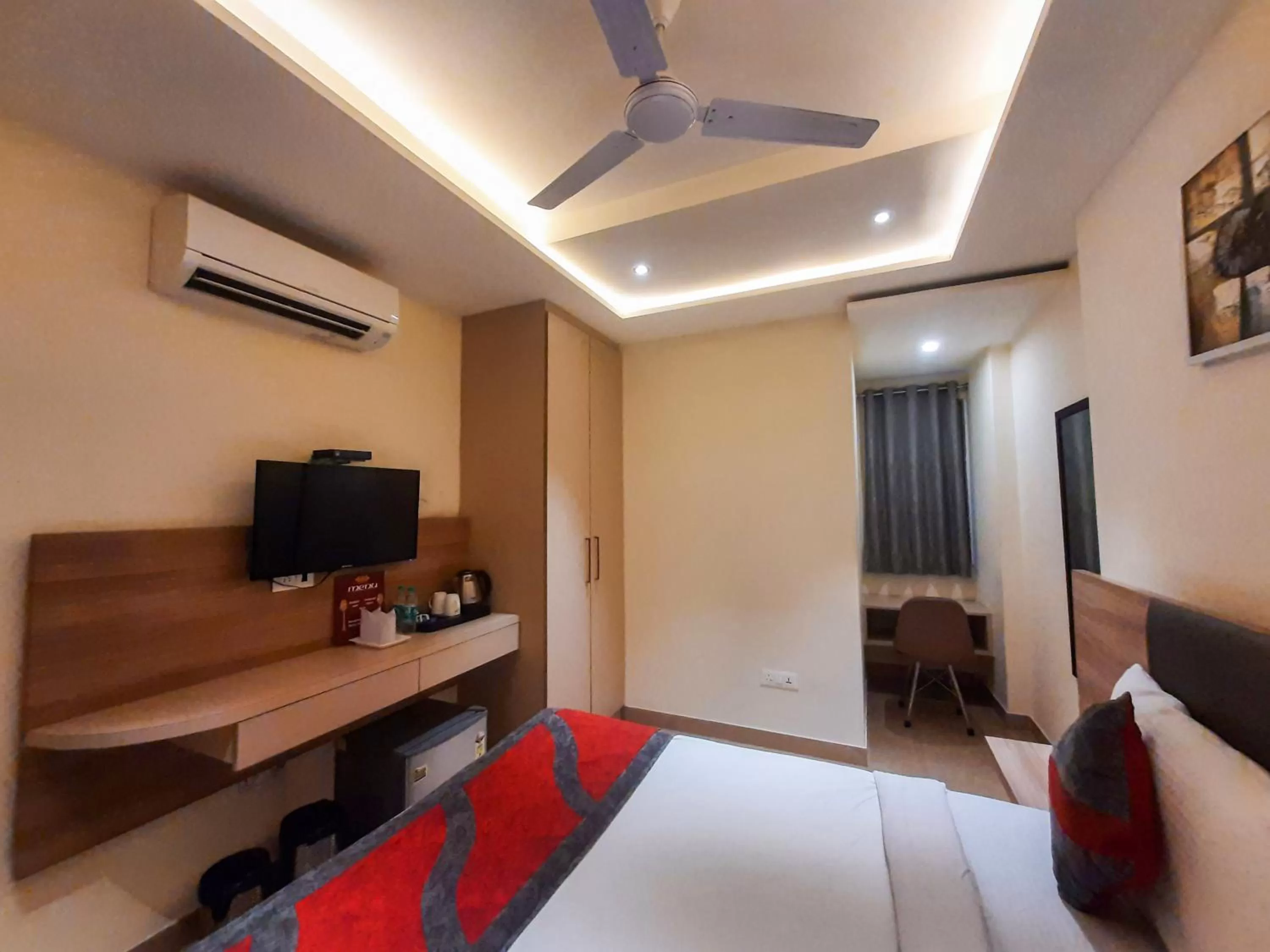 Bedroom, Bed in Hotel Tripple Tree - Near Ganga Ram & BLK Hospital - Karol Bagh