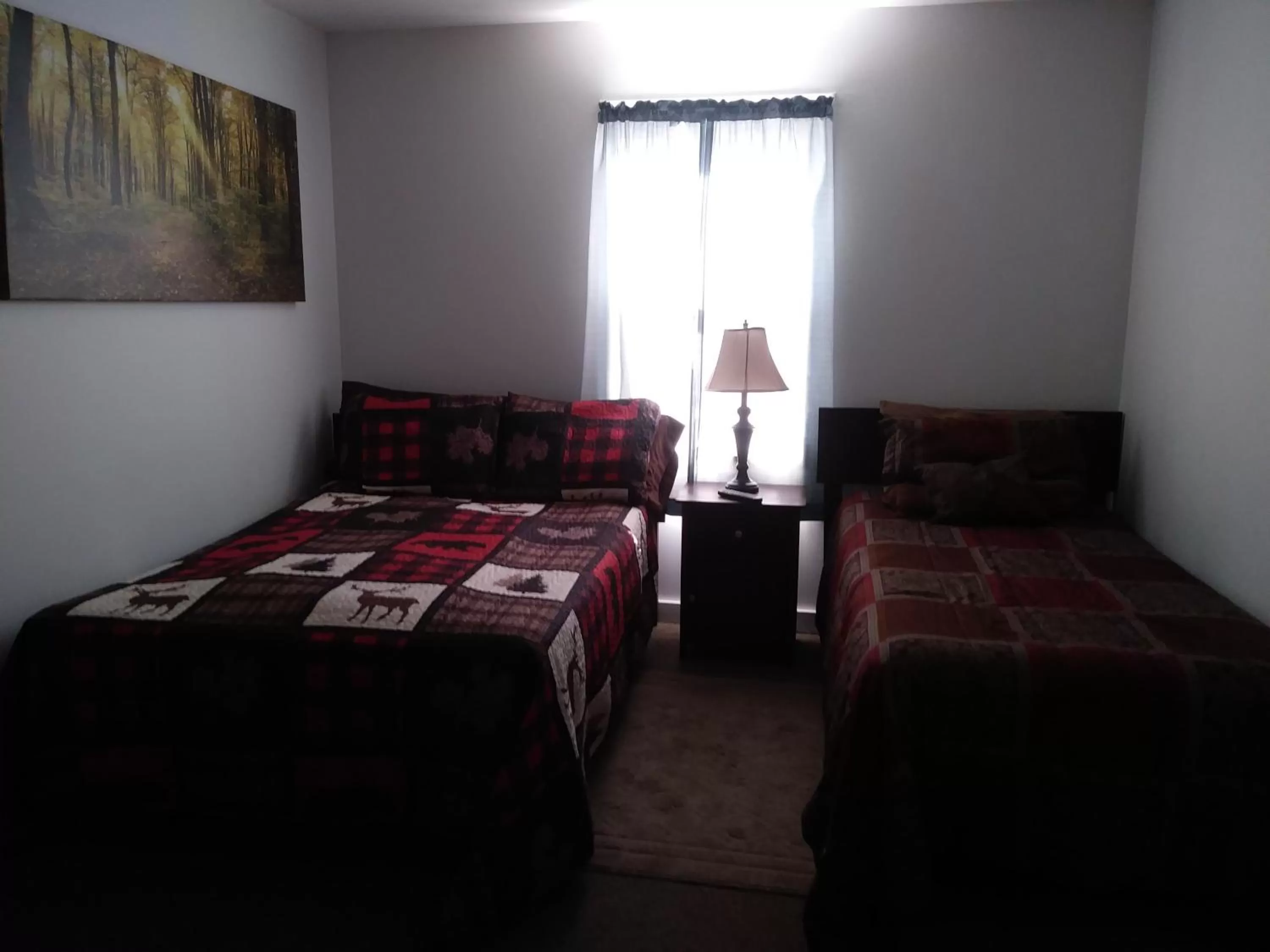 Bedroom, Bed in Rest Stop 6 Inn