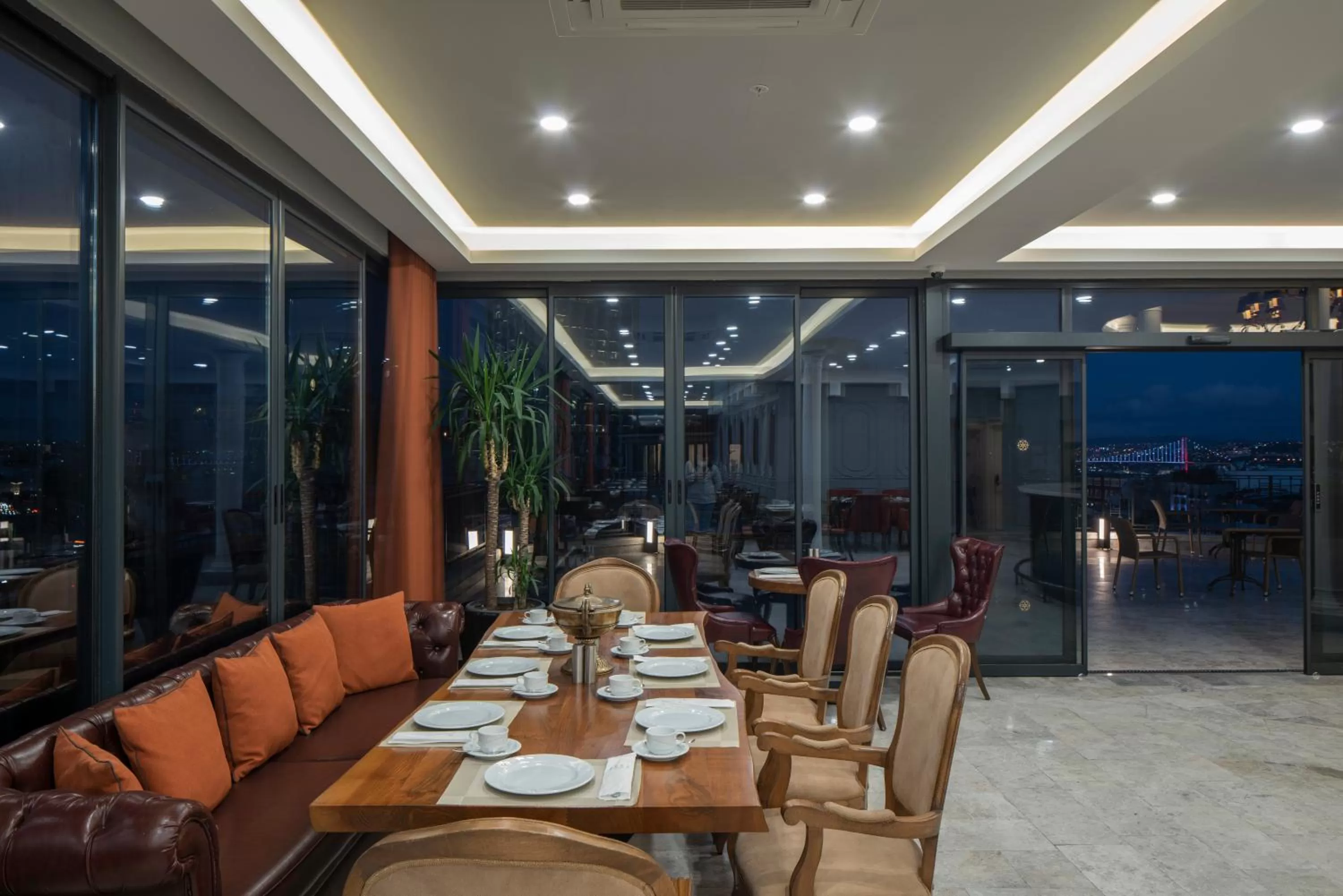 Restaurant/places to eat in AKKA Lush Hotel Taksim