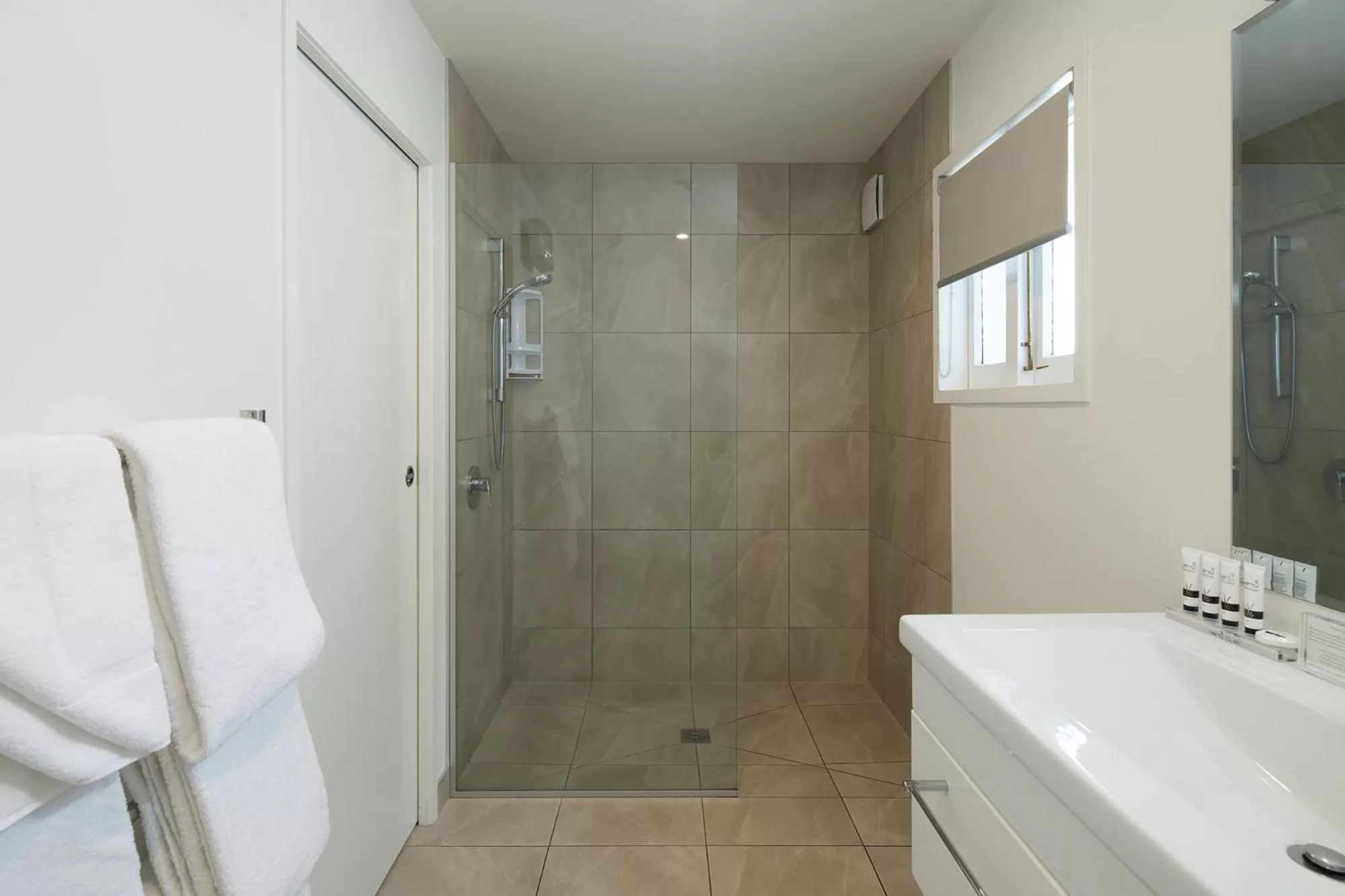 Shower in Pavilions Hotel