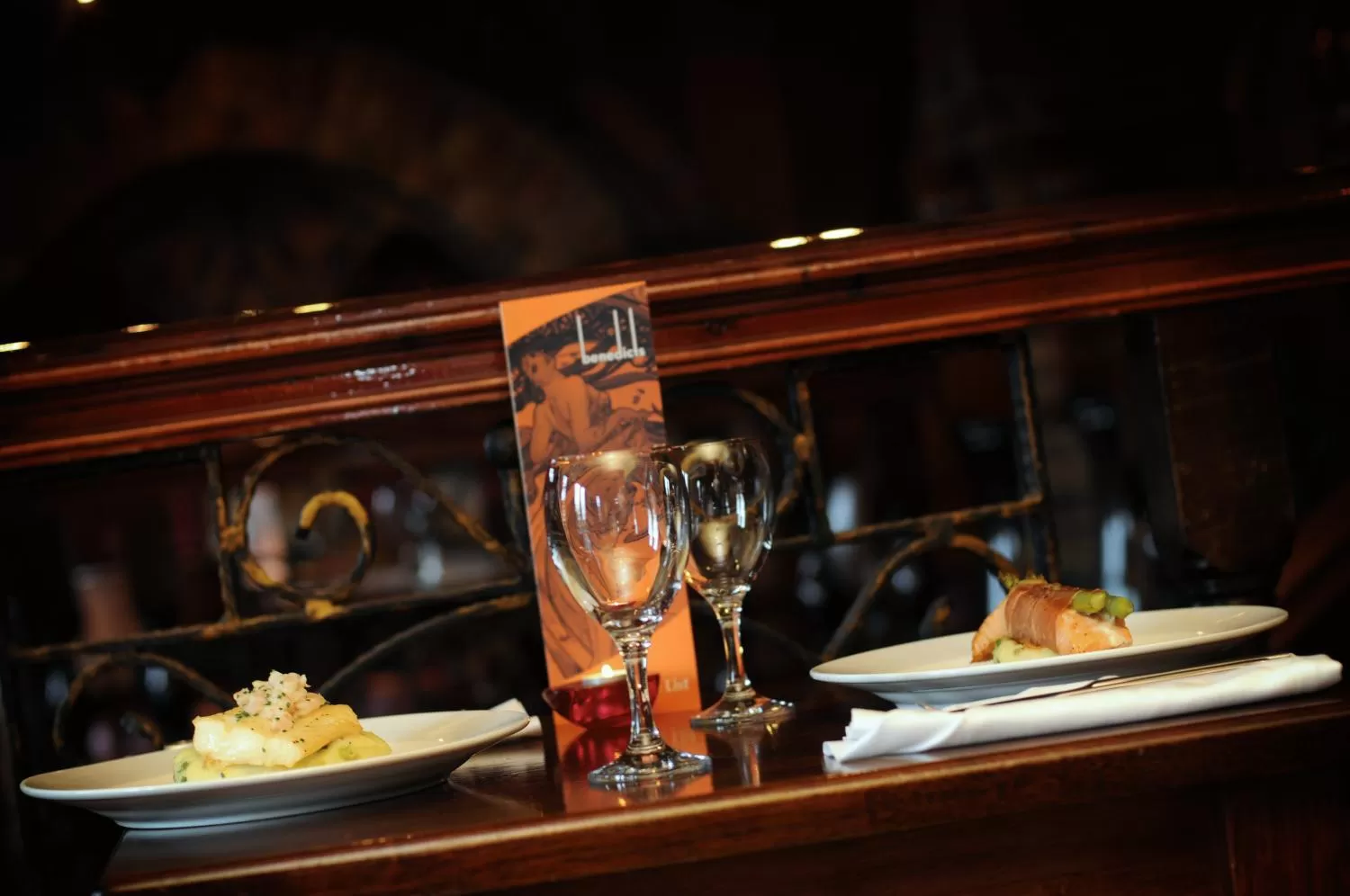 Food and drinks in Benedicts Hotel