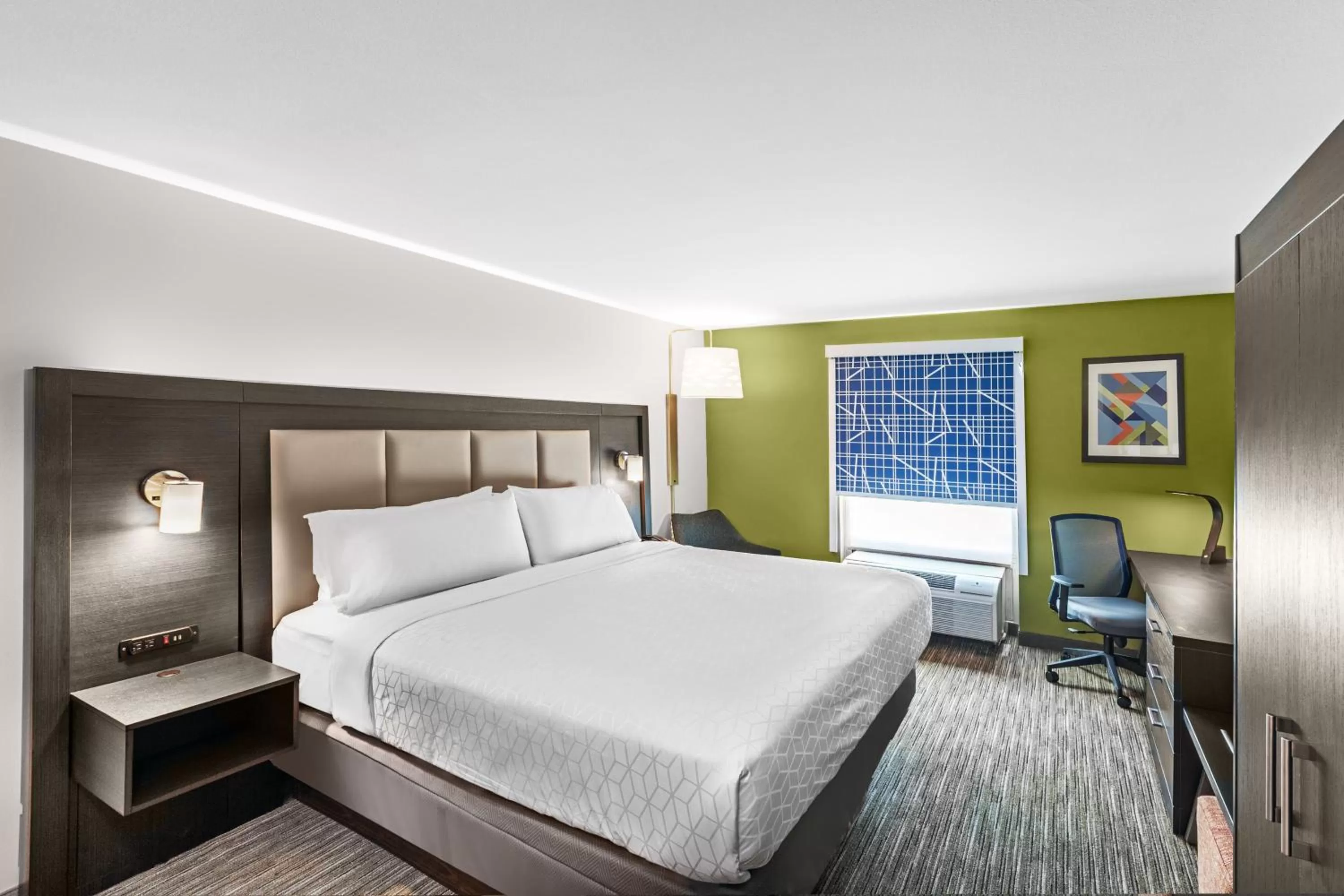 Photo of the whole room, Bed in Holiday Inn Express & Suites Baton Rouge East by IHG