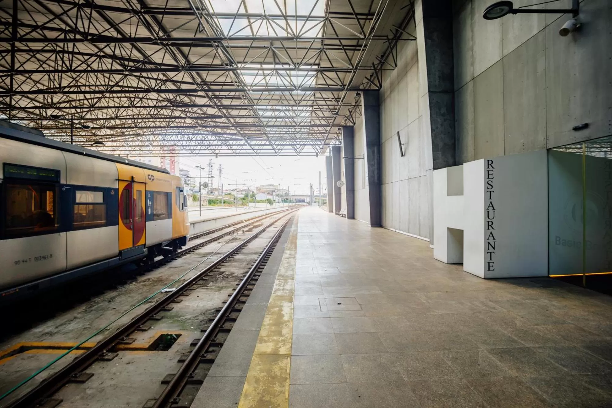 Area and facilities in Basic Braga by Axis