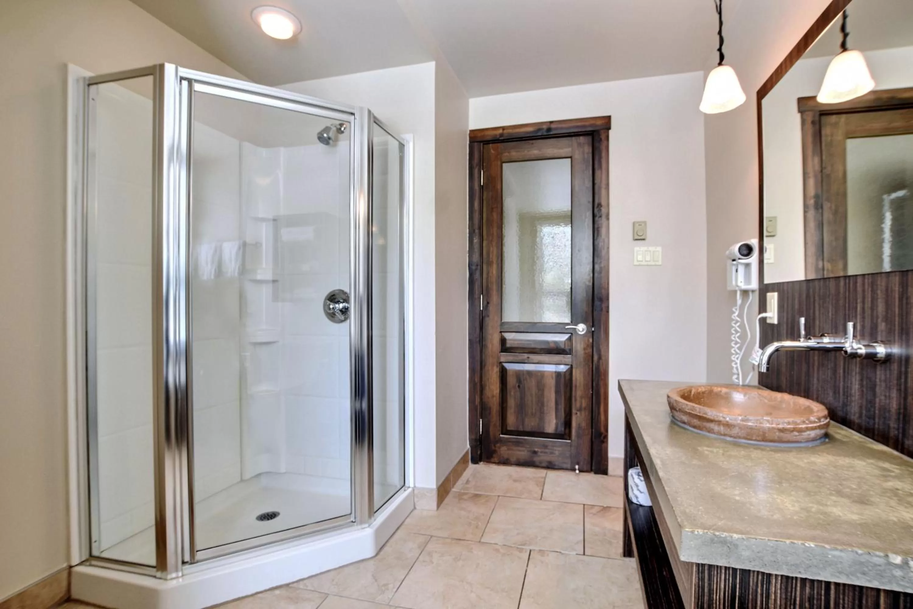 Les Condos Du Lac Taureau- Rooms & Condos