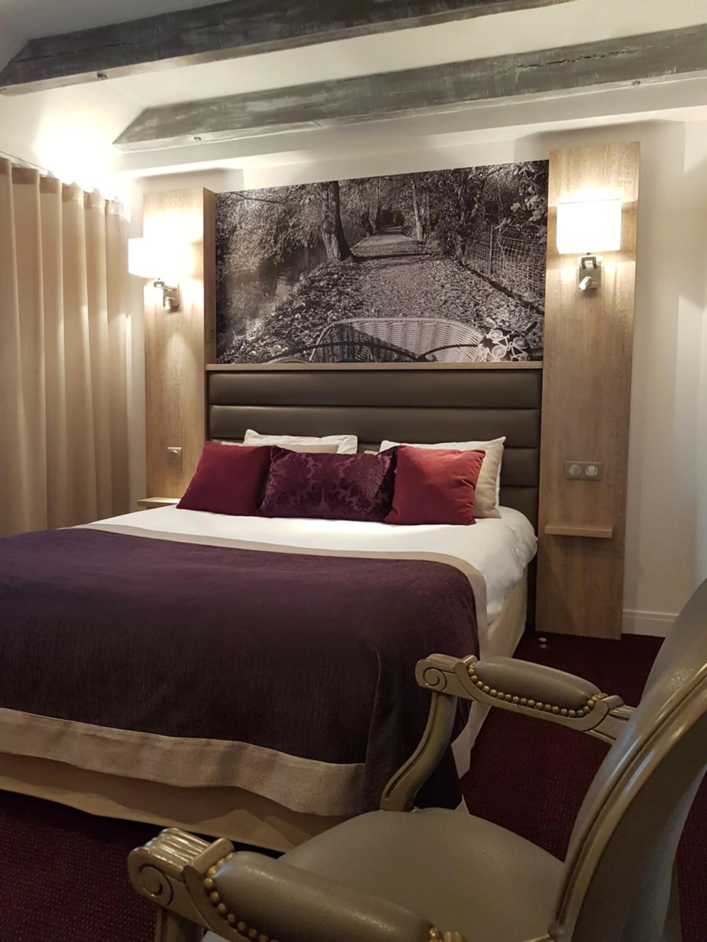 Decorative detail, Bed in Logis - Le Christina