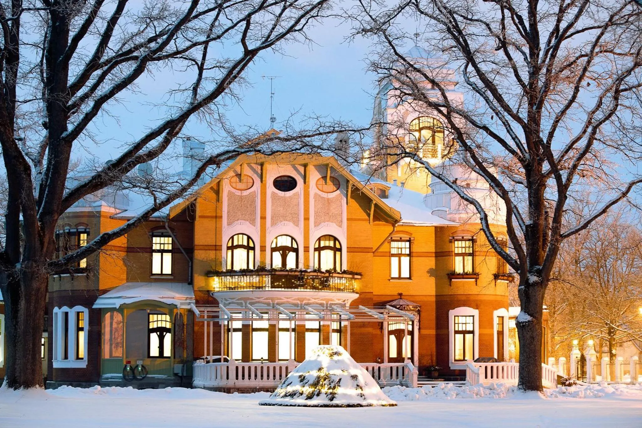 Property building in Villa Ammende Restaurant and Hotel