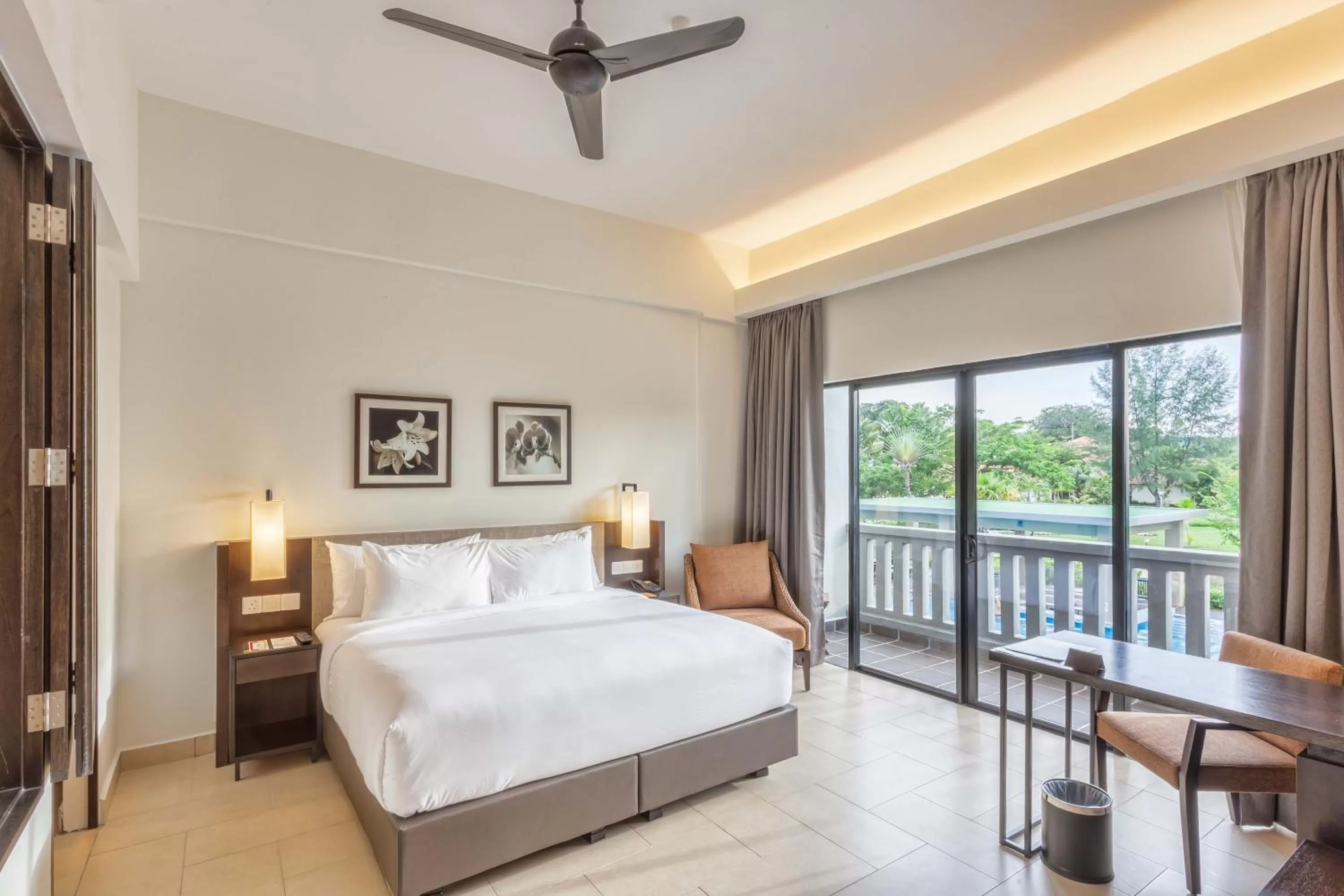 Bed in Camar Resort Langkawi