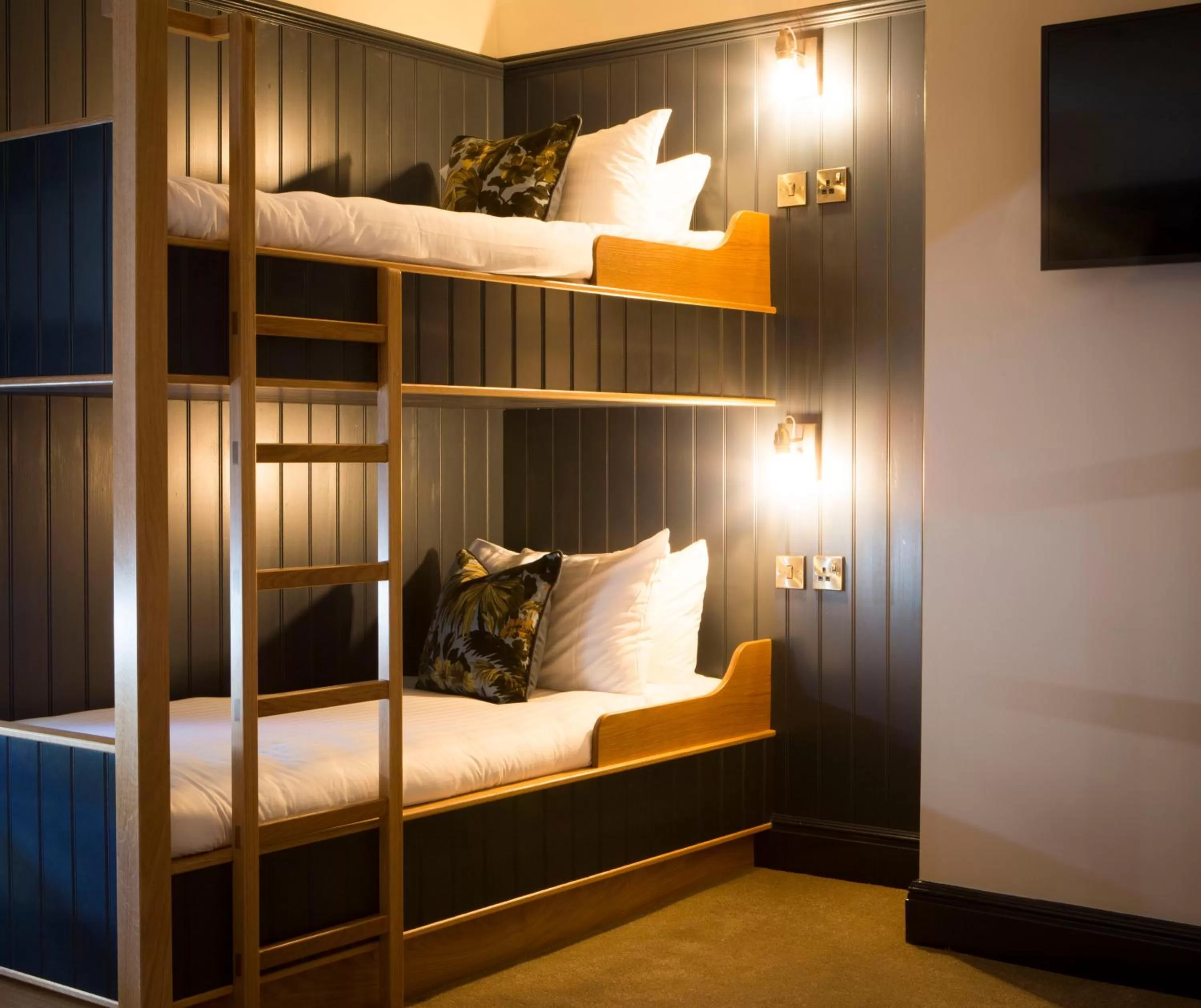 Bed in Wynnstay Arms, Ruabon, Wrexham