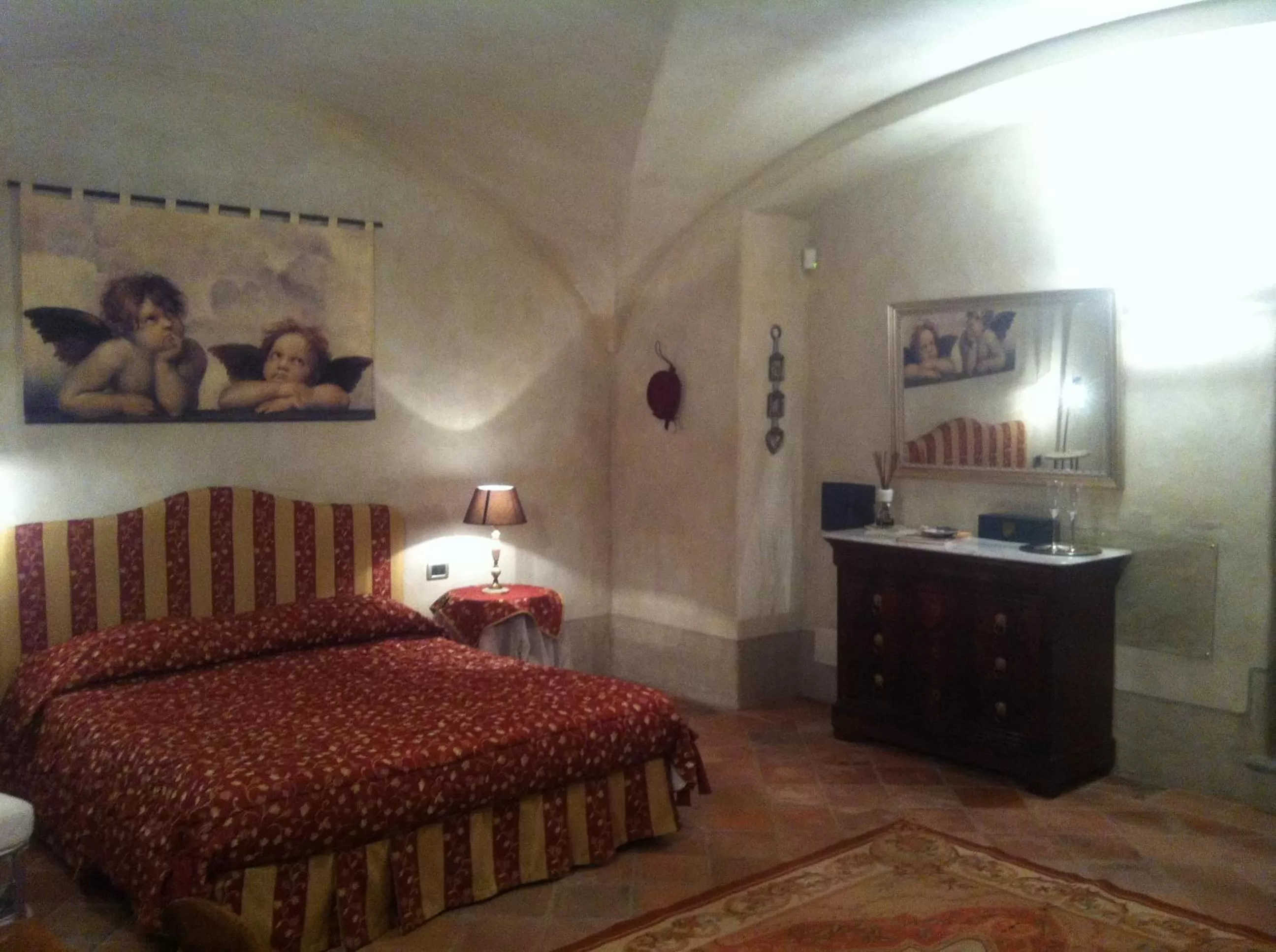 Photo of the whole room, Bed in Le Maddalene B&B