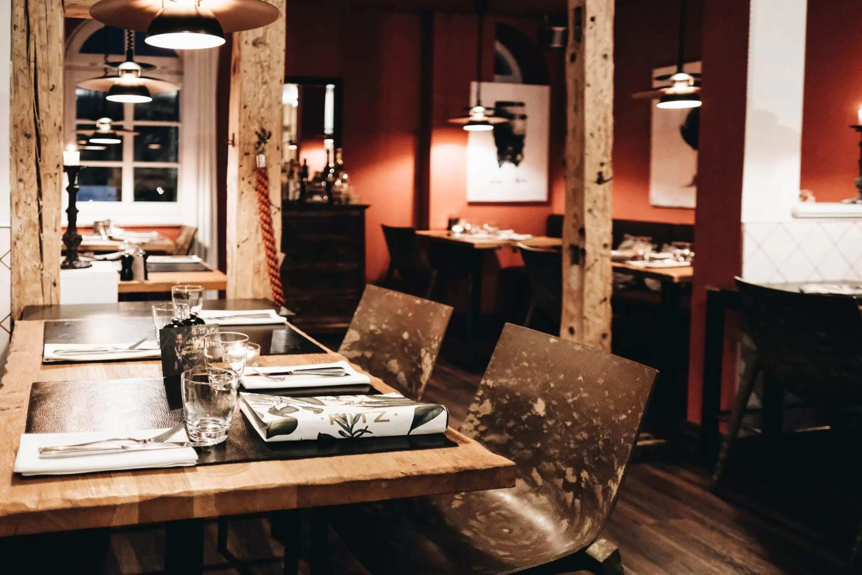 Restaurant/places to eat in Achtender